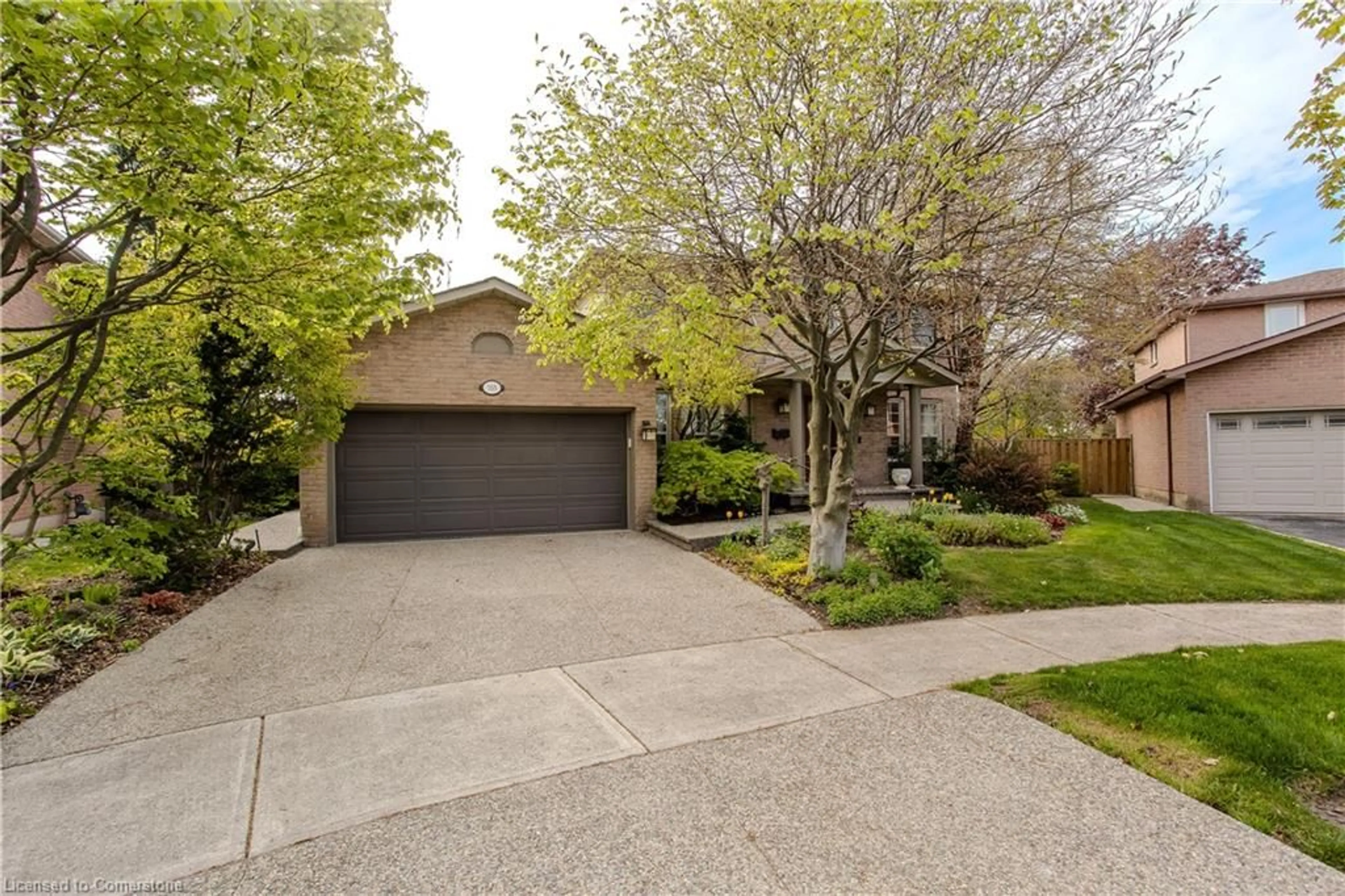Unknown for 318 Slade Cres, Oakville Ontario L6K 3R4