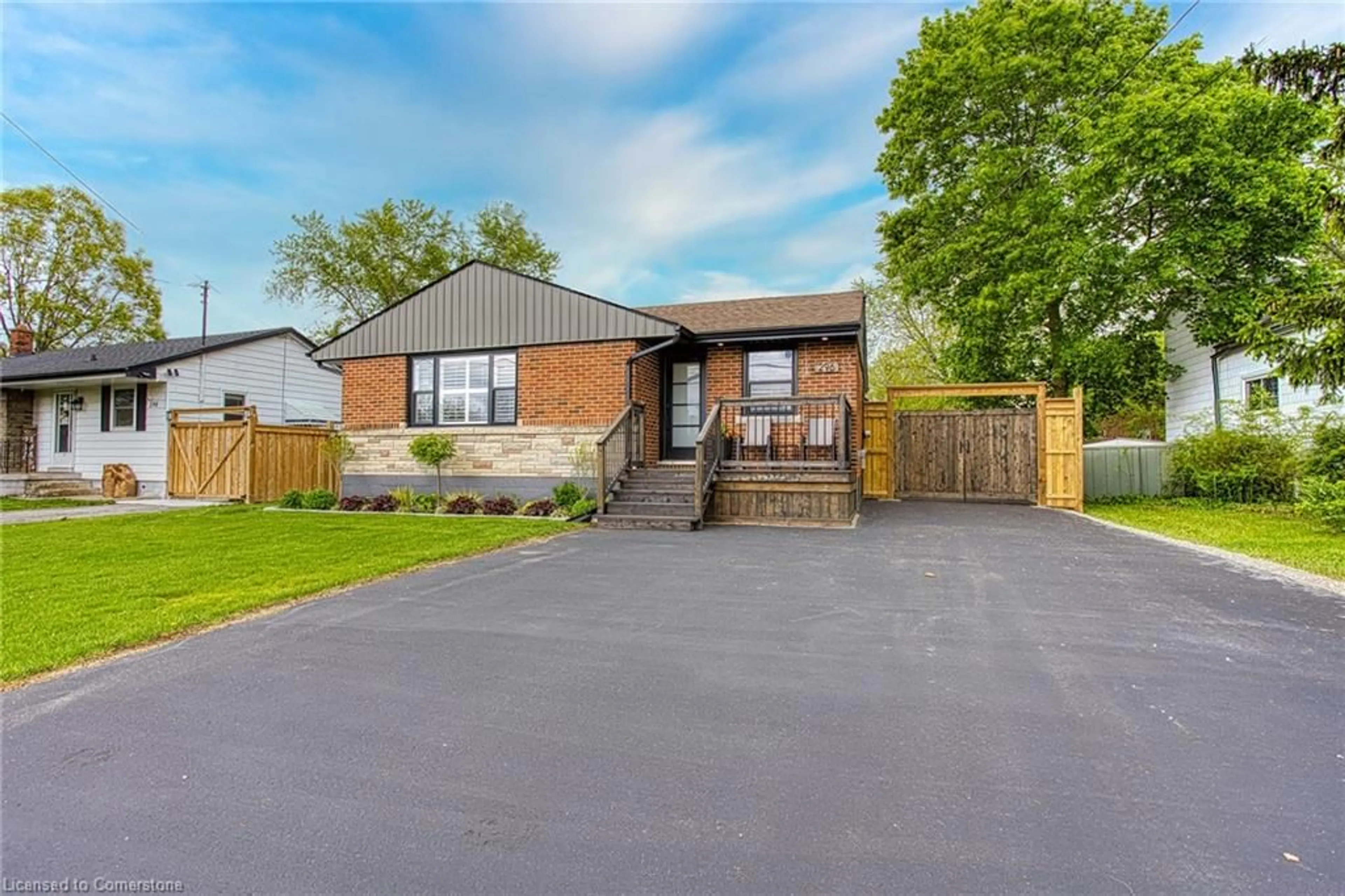 Home with brick exterior material, street for 296 Winona Rd, Stoney Creek Ontario L8E 5L3