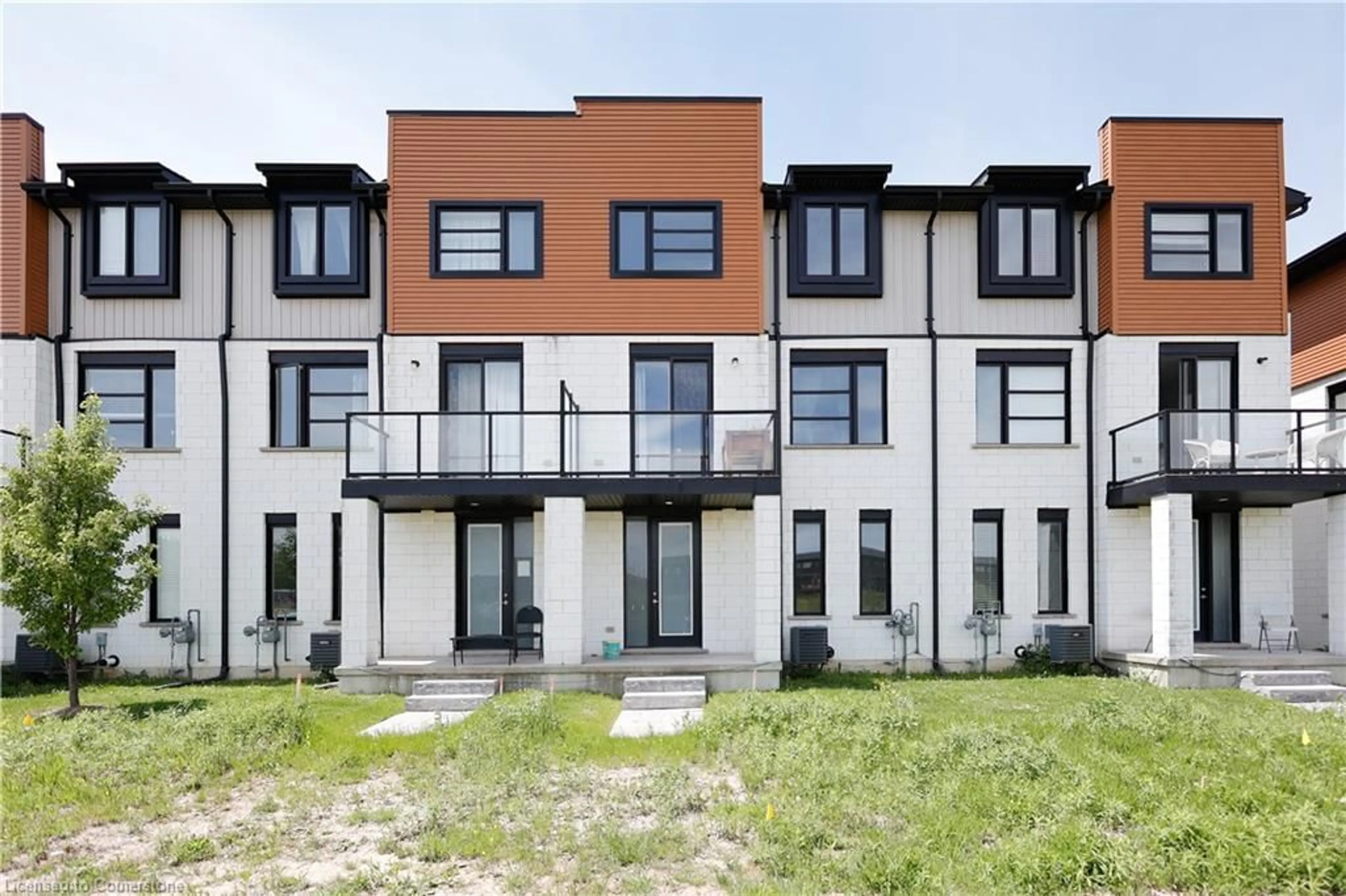 Home with brick exterior material, unknown for 886 West Village Sq, London Ontario N6H 0J7