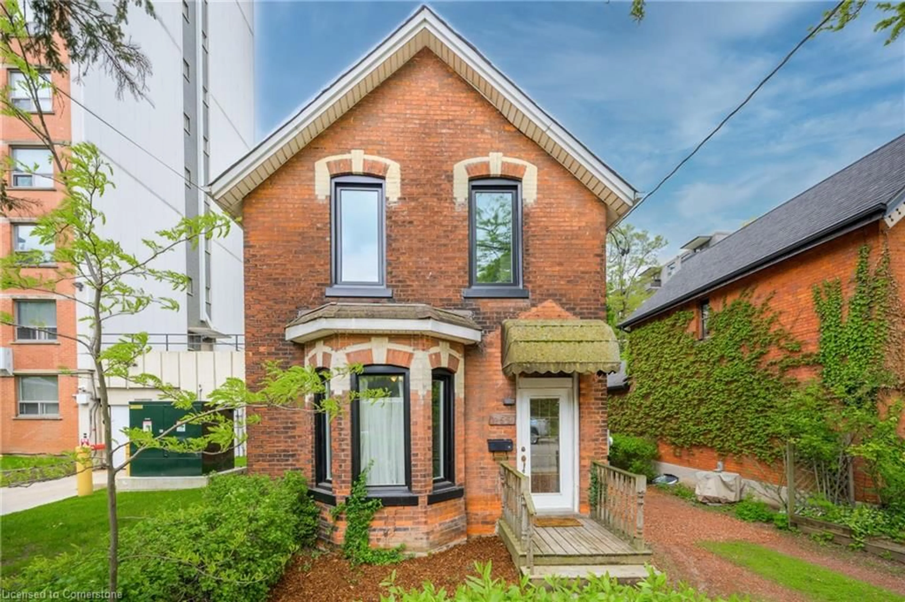 Home with brick exterior material, street for 259 Bold St, Hamilton Ontario L8P 1V9