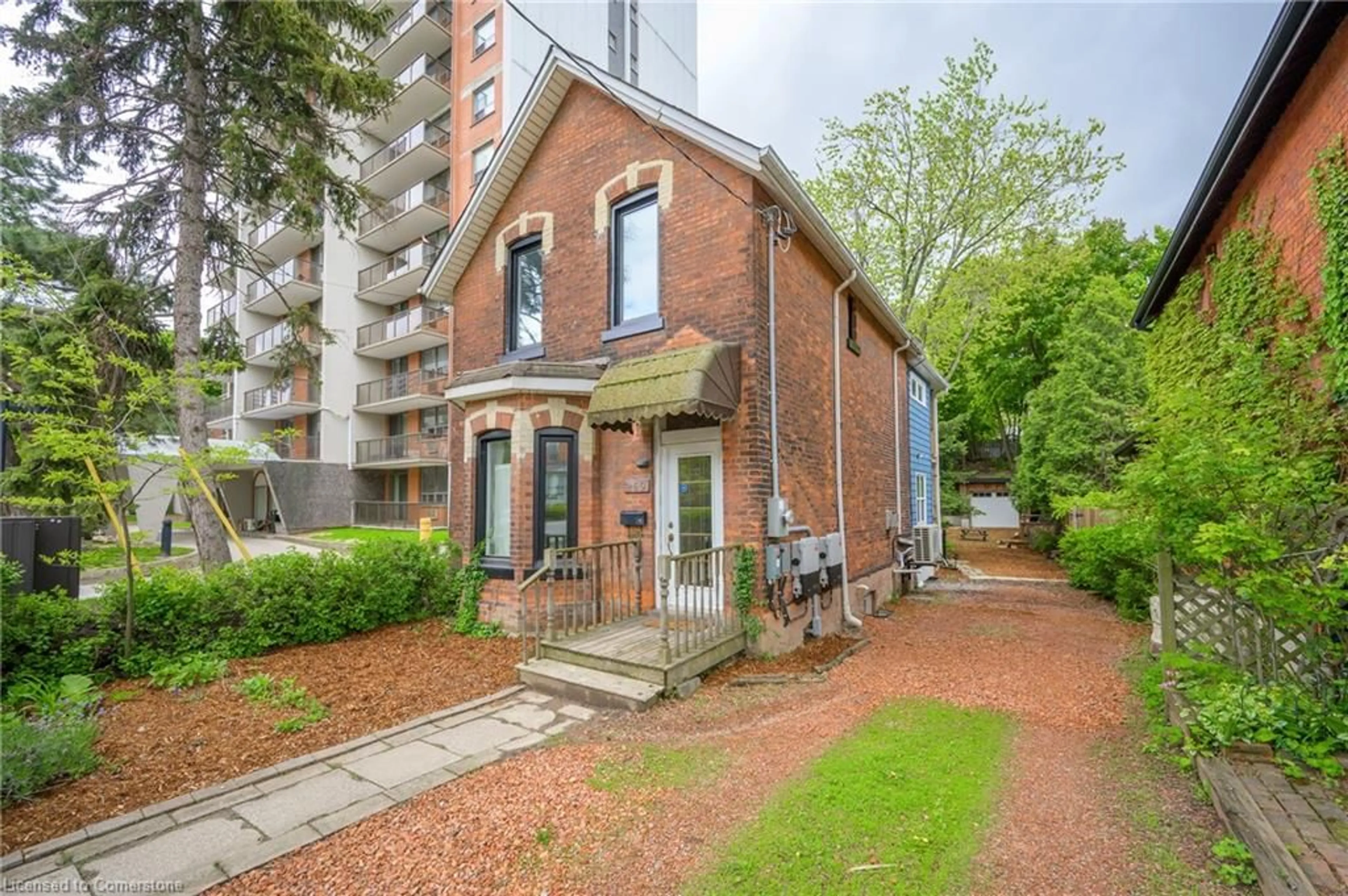 Home with brick exterior material, street for 259 Bold St, Hamilton Ontario L8P 1V9