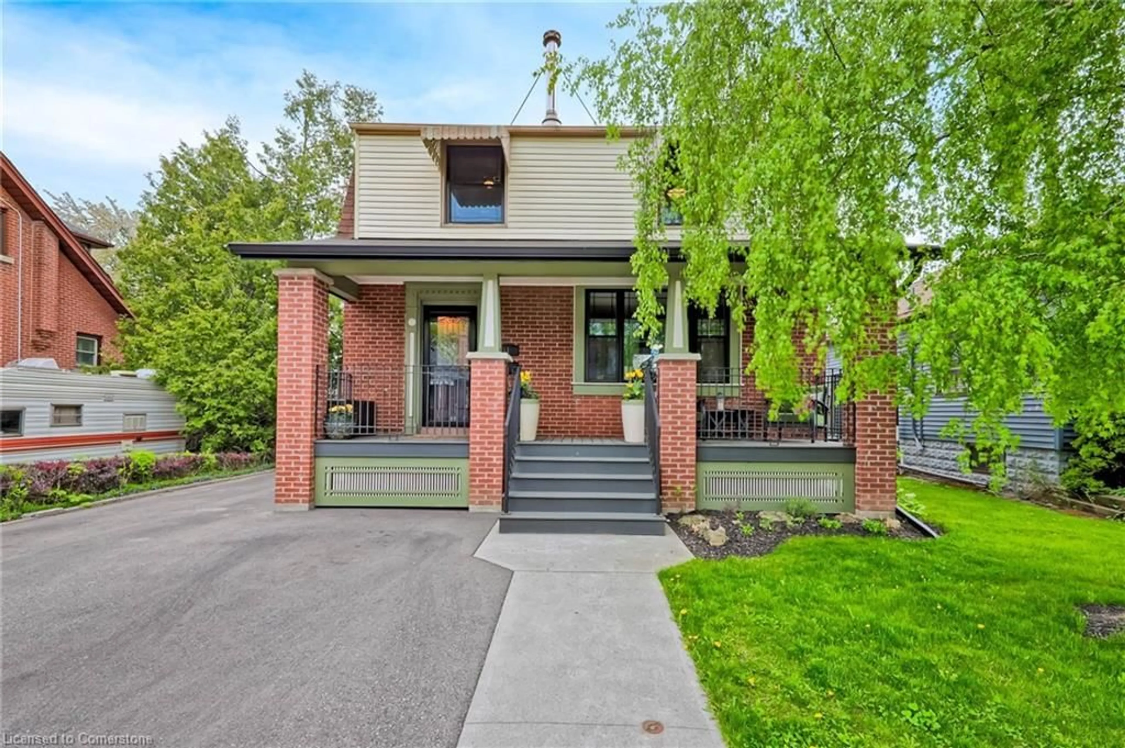 Home with brick exterior material, street for 31 East 15th St, Hamilton Ontario L9A 4E6