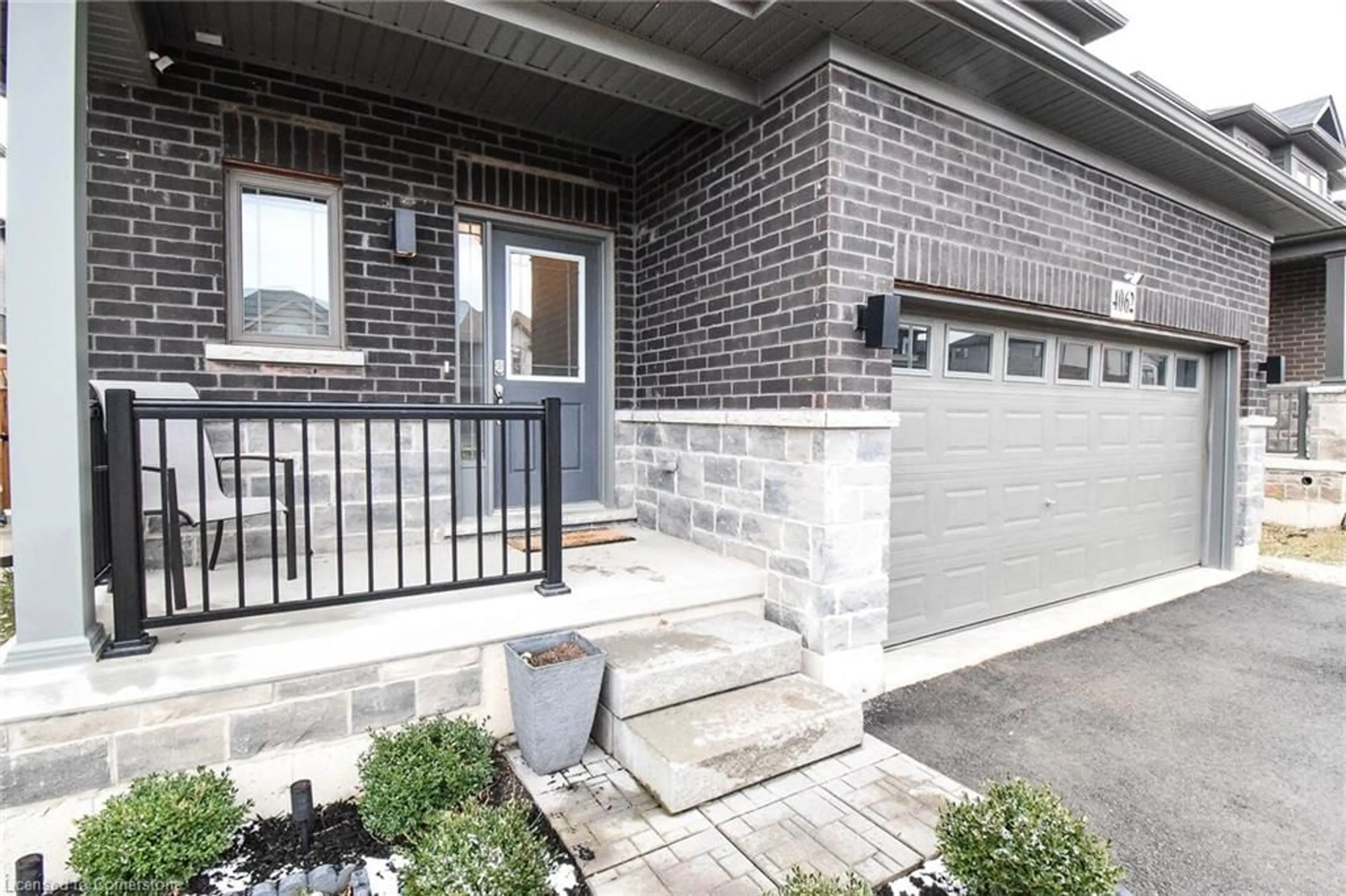 Home with brick exterior material, street for 4062 Thomas St, Beamsville Ontario L3J 0S5