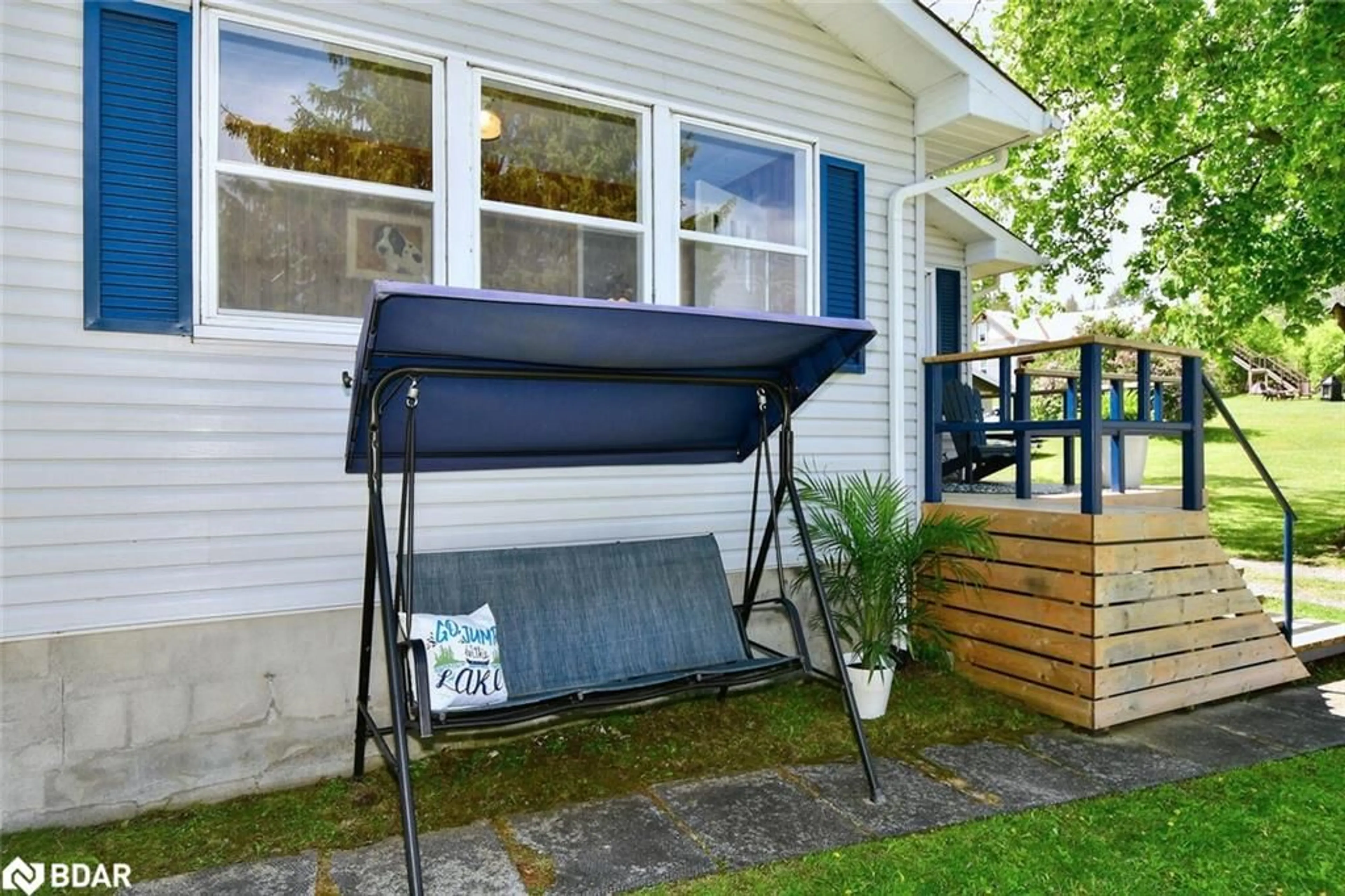 Patio, street for 64 Langs Rd, Roseneath Ontario K0K 2X0