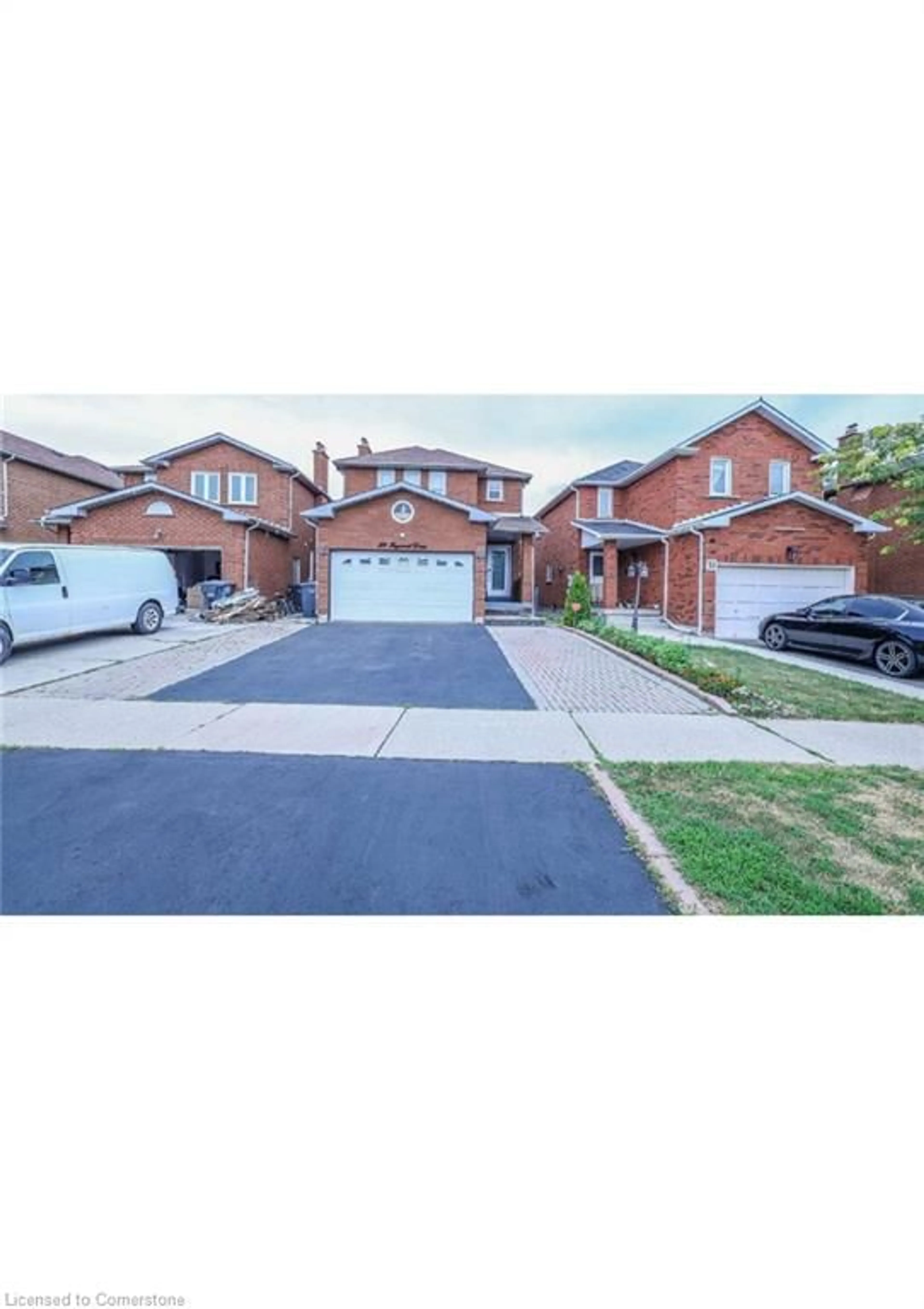 A pic from outside/outdoor area/front of a property/back of a property/a pic from drone, street for 29 Faywood Dr, Brampton Ontario L6Y 4K3