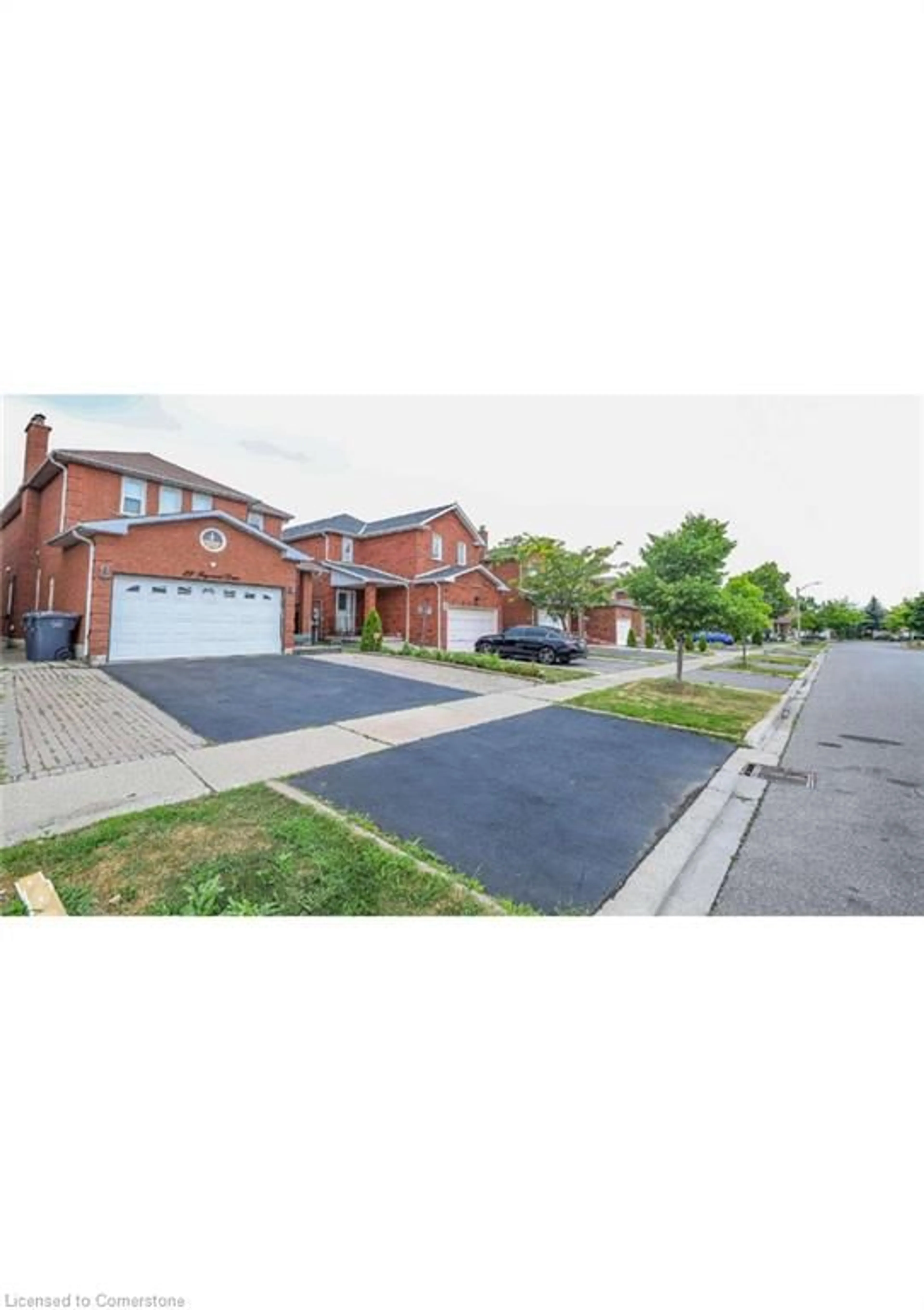 A pic from outside/outdoor area/front of a property/back of a property/a pic from drone, street for 29 Faywood Dr, Brampton Ontario L6Y 4K3