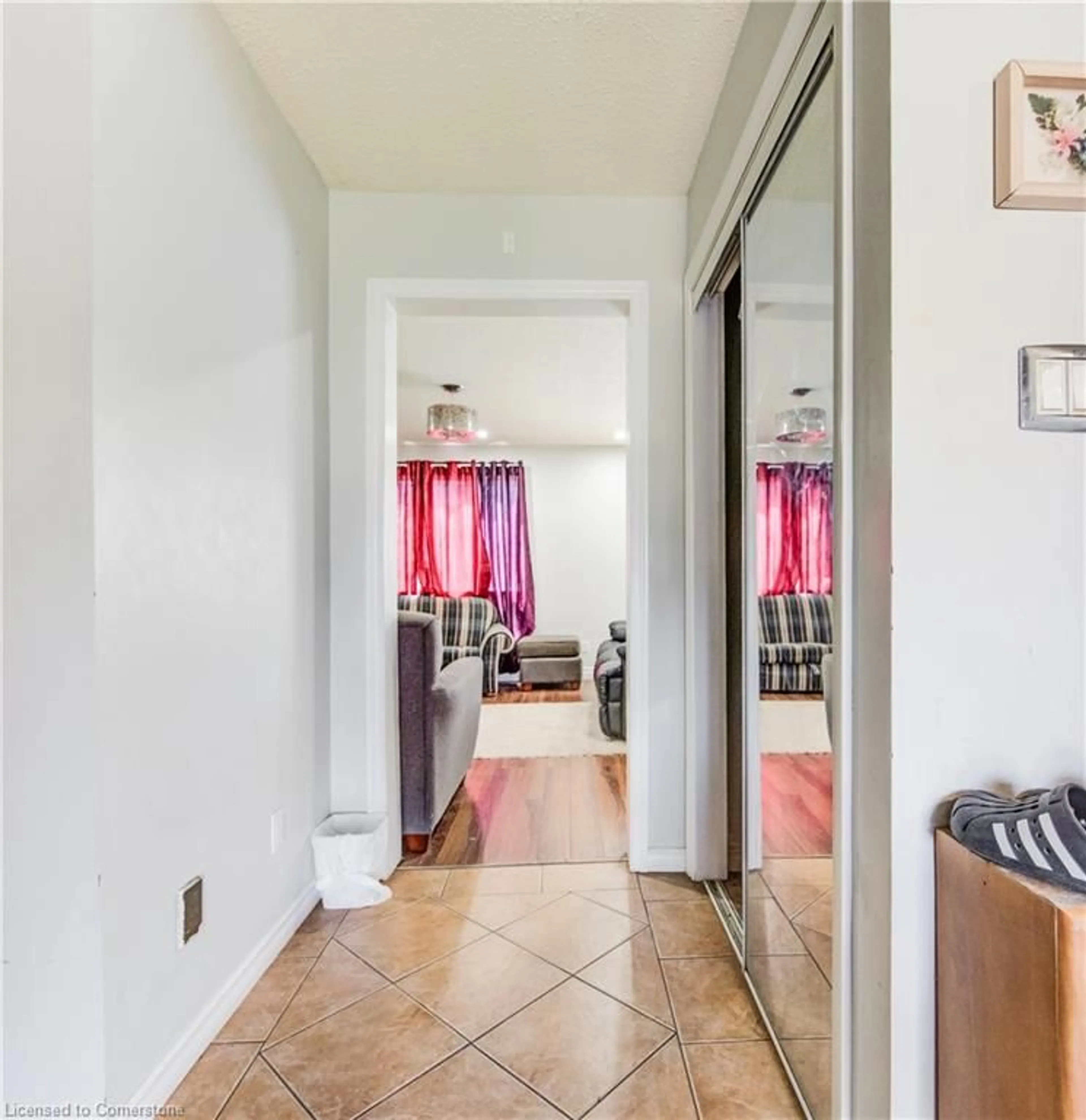 Indoor entryway for 27 Tassie Lane, Cambridge Ontario N1T 1C7