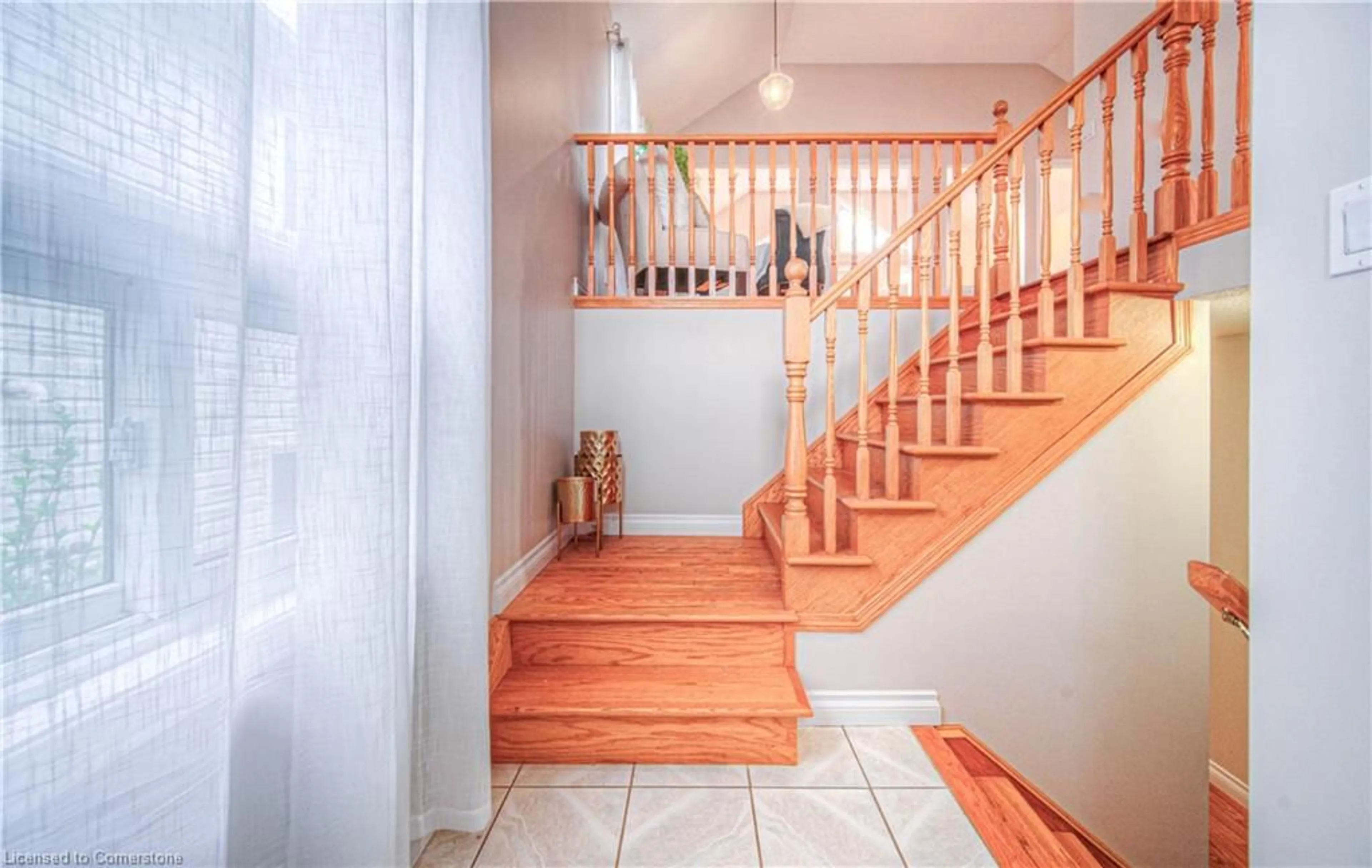 Indoor entryway for 503 Hidden Creek Dr, Kitchener Ontario N2N 3M1