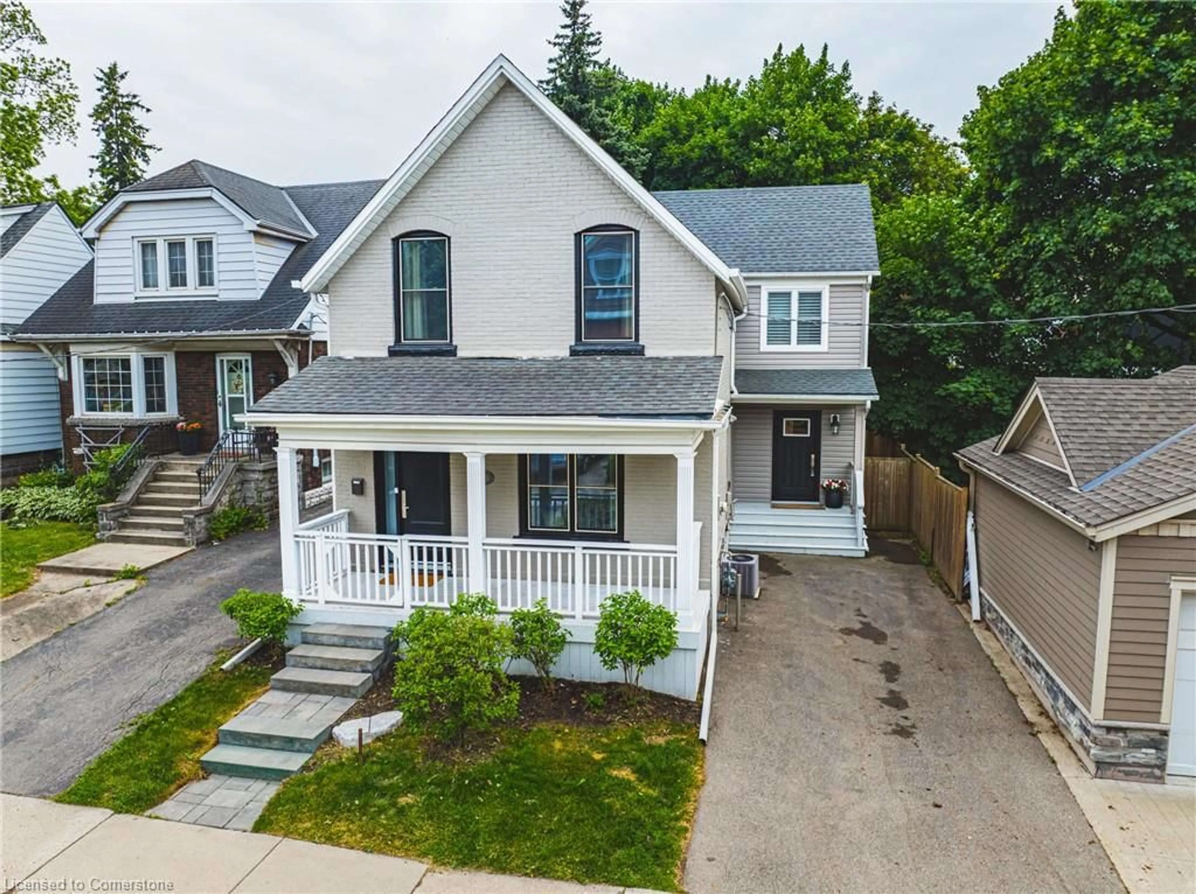 A pic from outside/outdoor area/front of a property/back of a property/a pic from drone, street for 25 Orchard Hill, Hamilton Ontario L8P 2V6