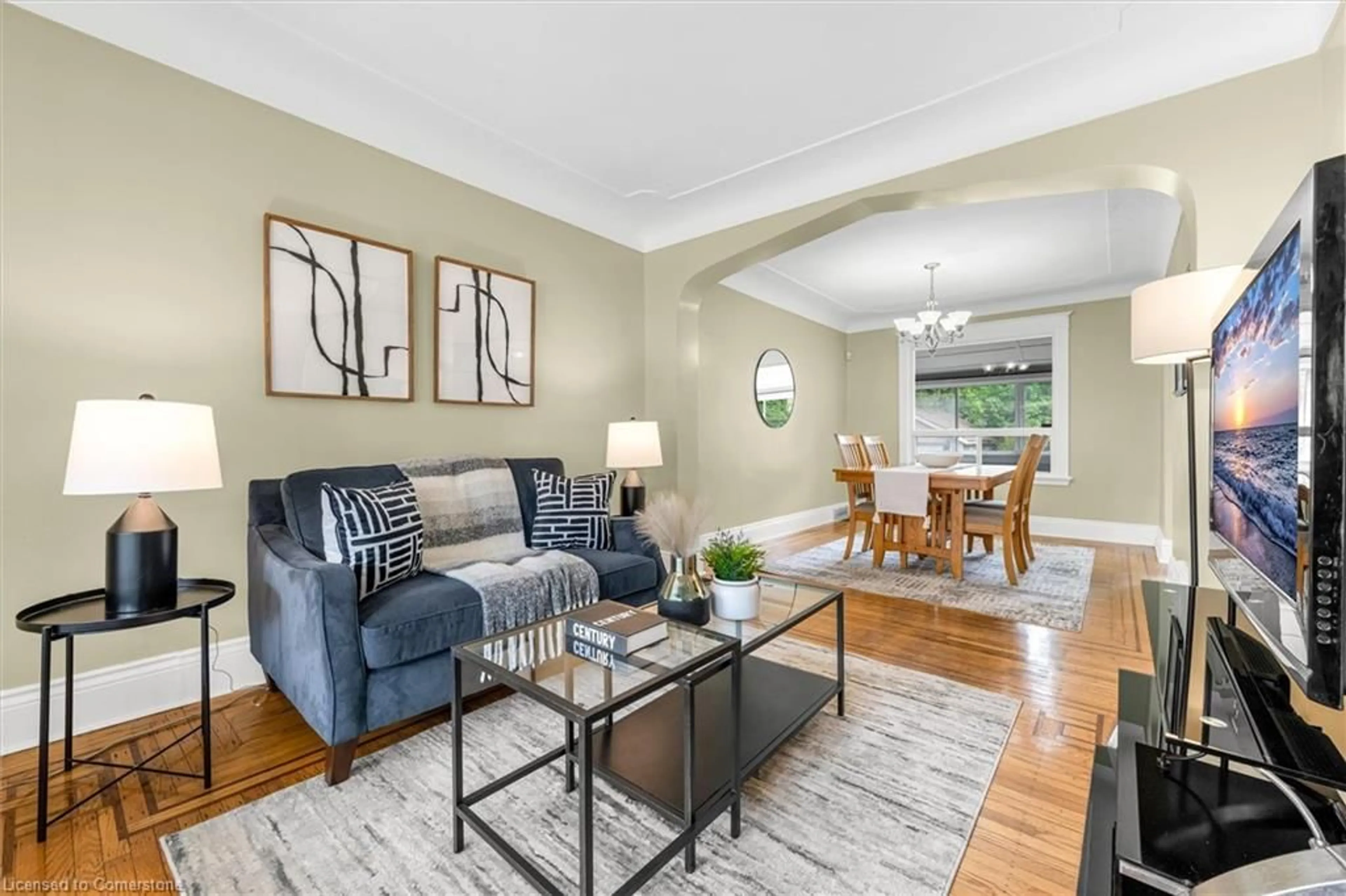 Living room with furniture, unknown for 68 Belmont Ave, Hamilton Ontario L8L 7M1