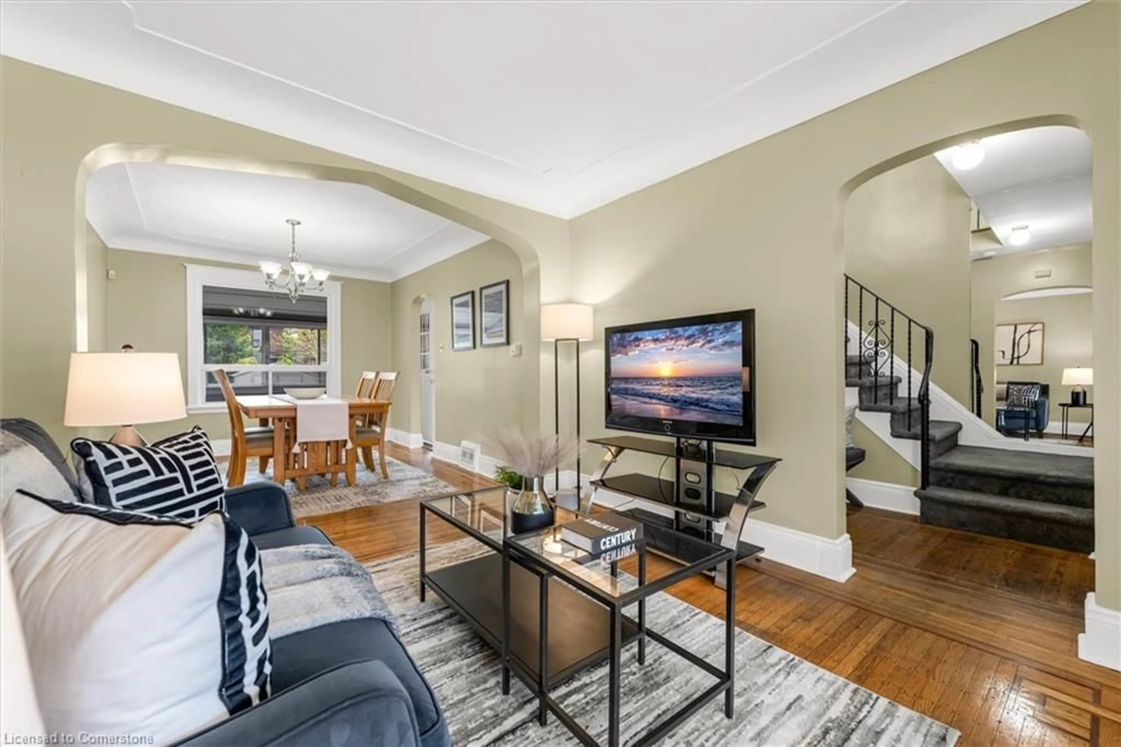 Living room with furniture, unknown for 68 Belmont Ave, Hamilton Ontario L8L 7M1