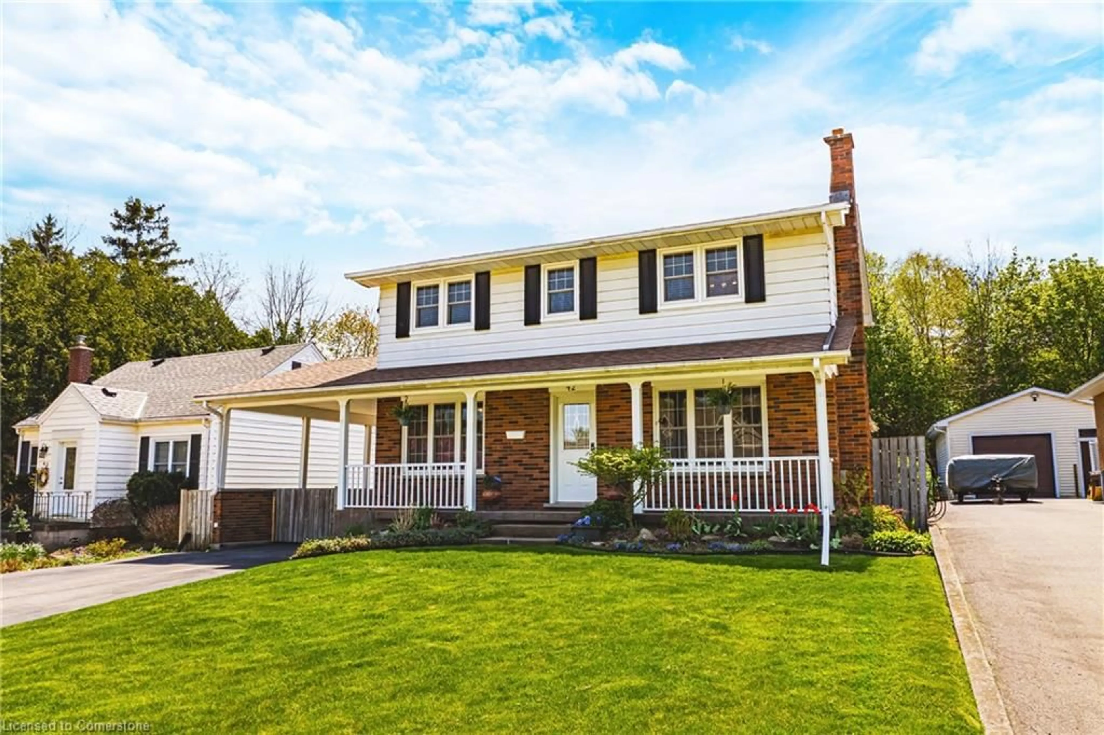 Home with vinyl exterior material, street for 42 Mercer St, Dundas Ontario L9H 2N6