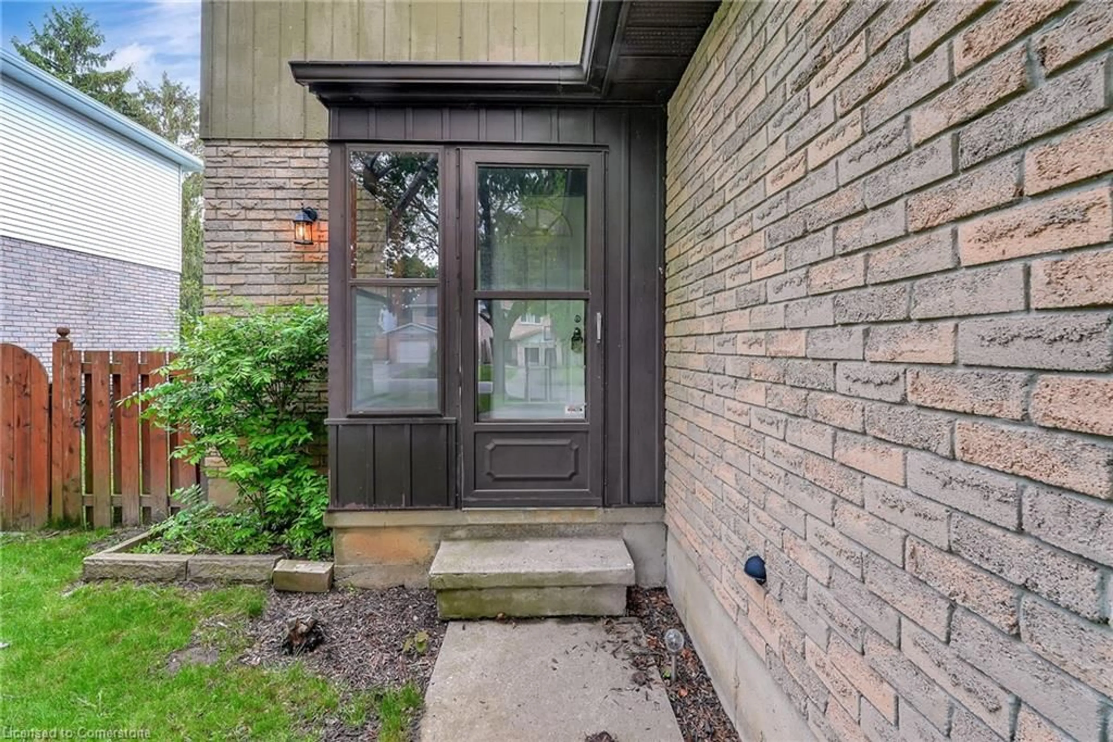 Unknown for 11 Woods End, Brantford Ontario N3R 6M8