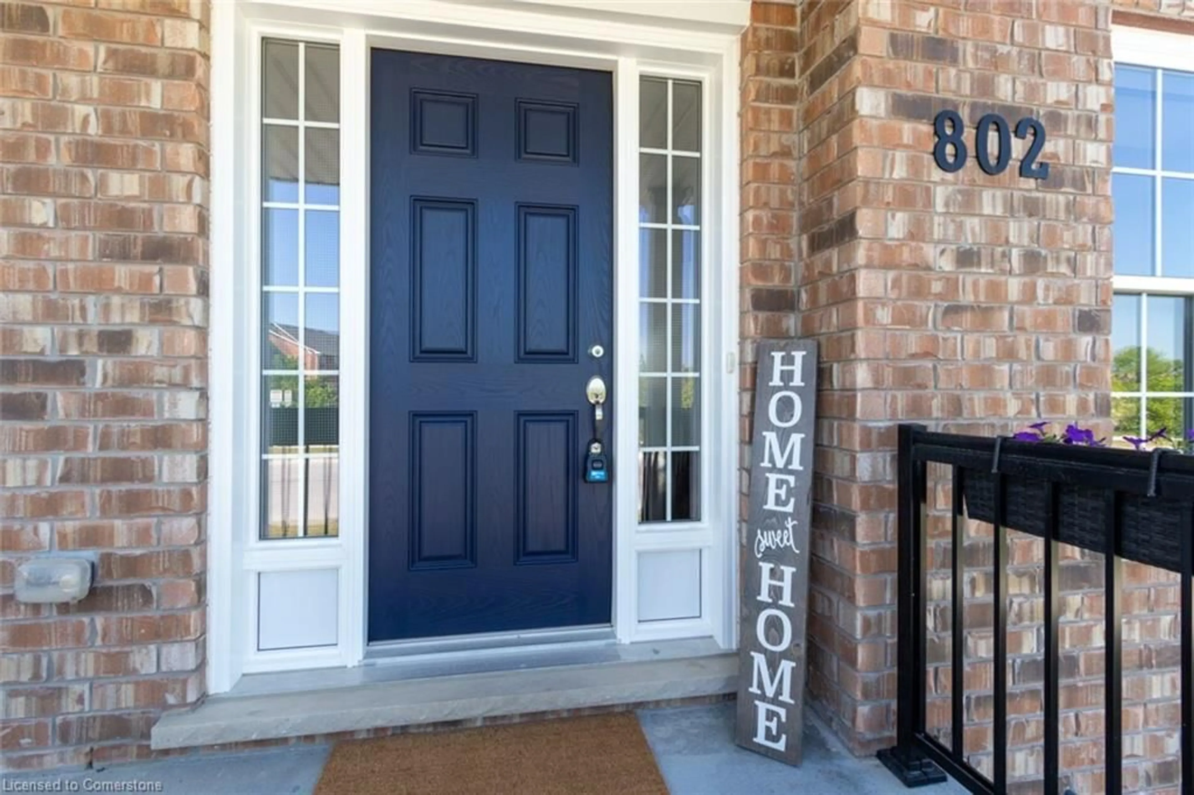 Indoor entryway for 802 Broadway Blvd, Peterborough Ontario K9H 0H7