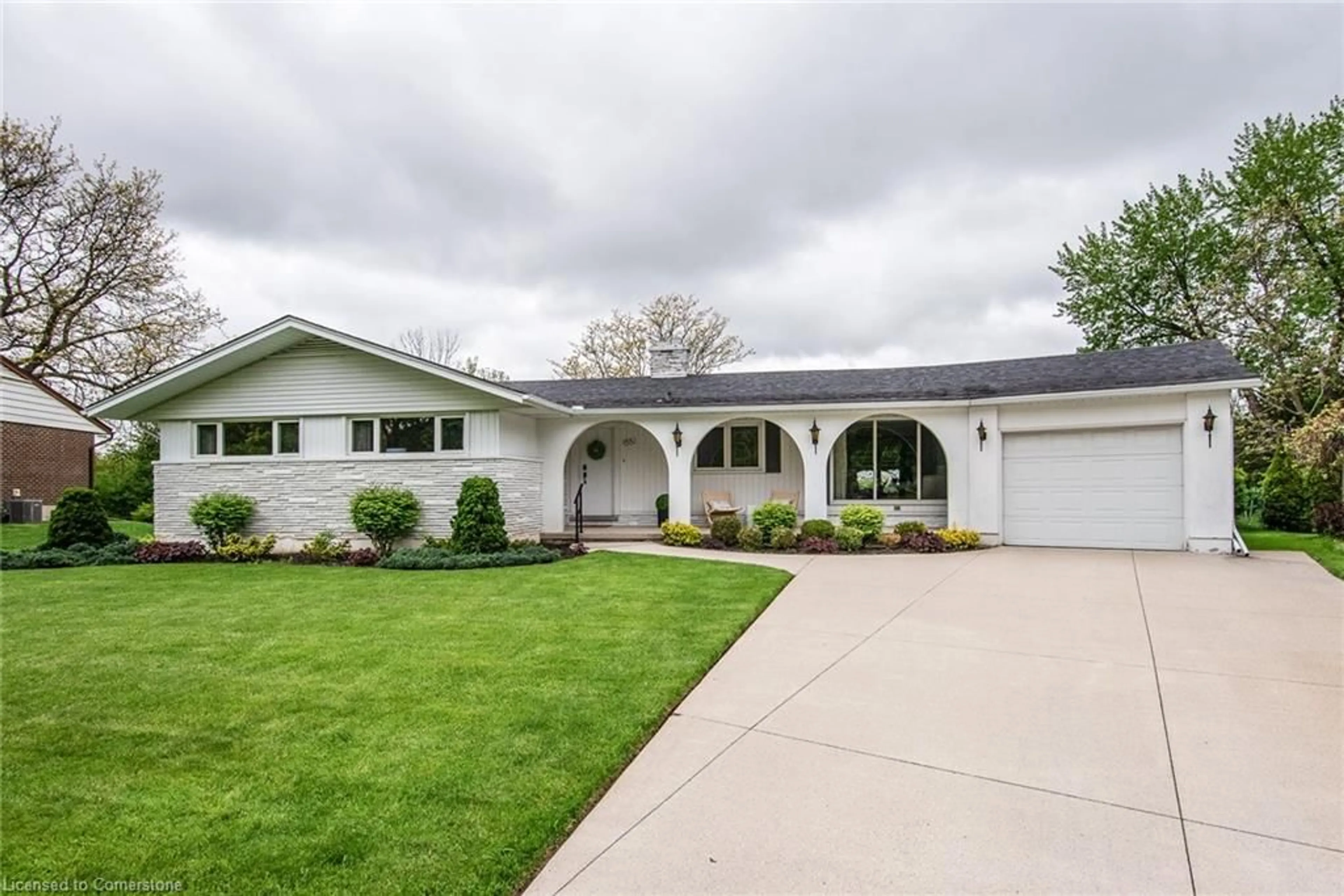Home with vinyl exterior material, street for 55 Evergreen Cres, Kitchener Ontario N2M 4J3