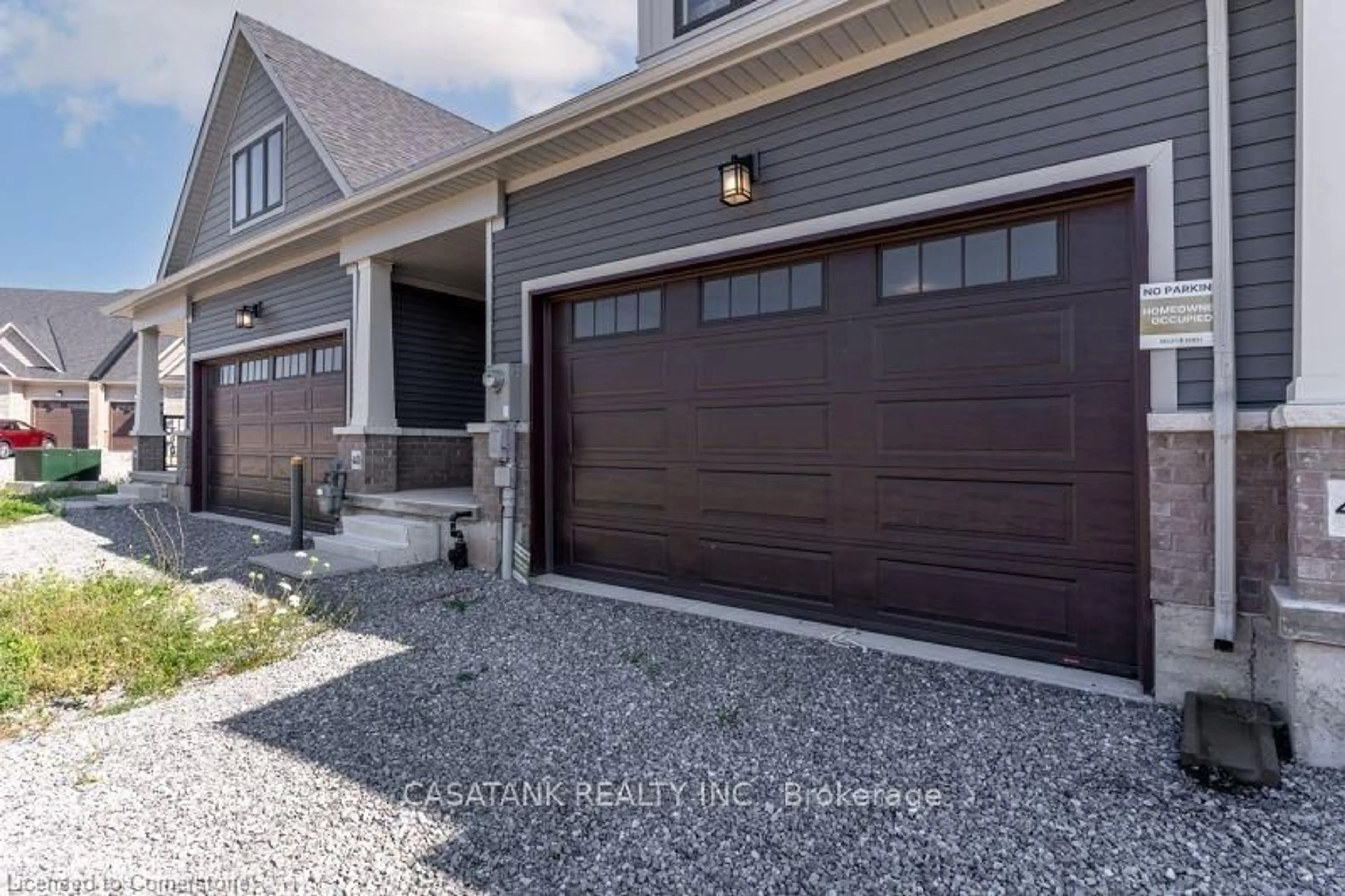Indoor garage for 4311 Mann St #40, Niagara Falls Ontario L2G 3K2