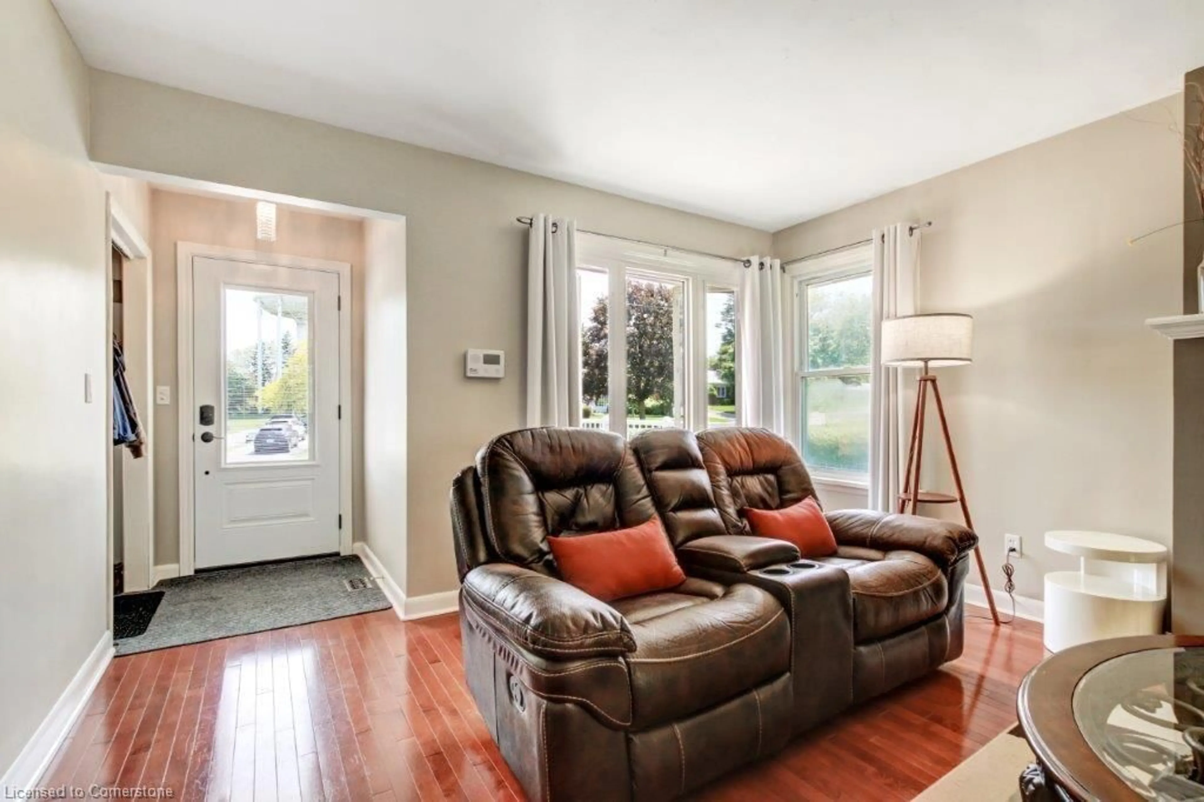 Living room with furniture, unknown for 25 Tyrell St, Simcoe Ontario N3Y 2H2