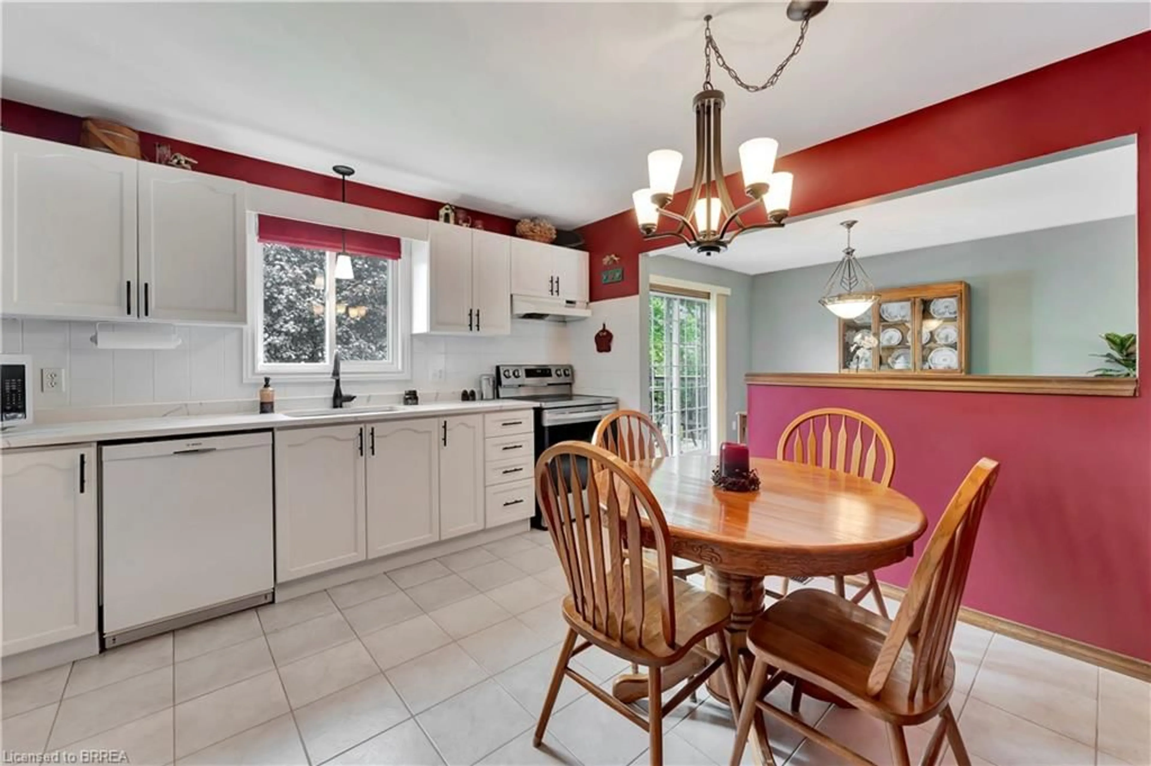 Open concept kitchen, ceramic/tile floor for 9 Highgate Drive Dr, St. George Ontario N0E 1N0