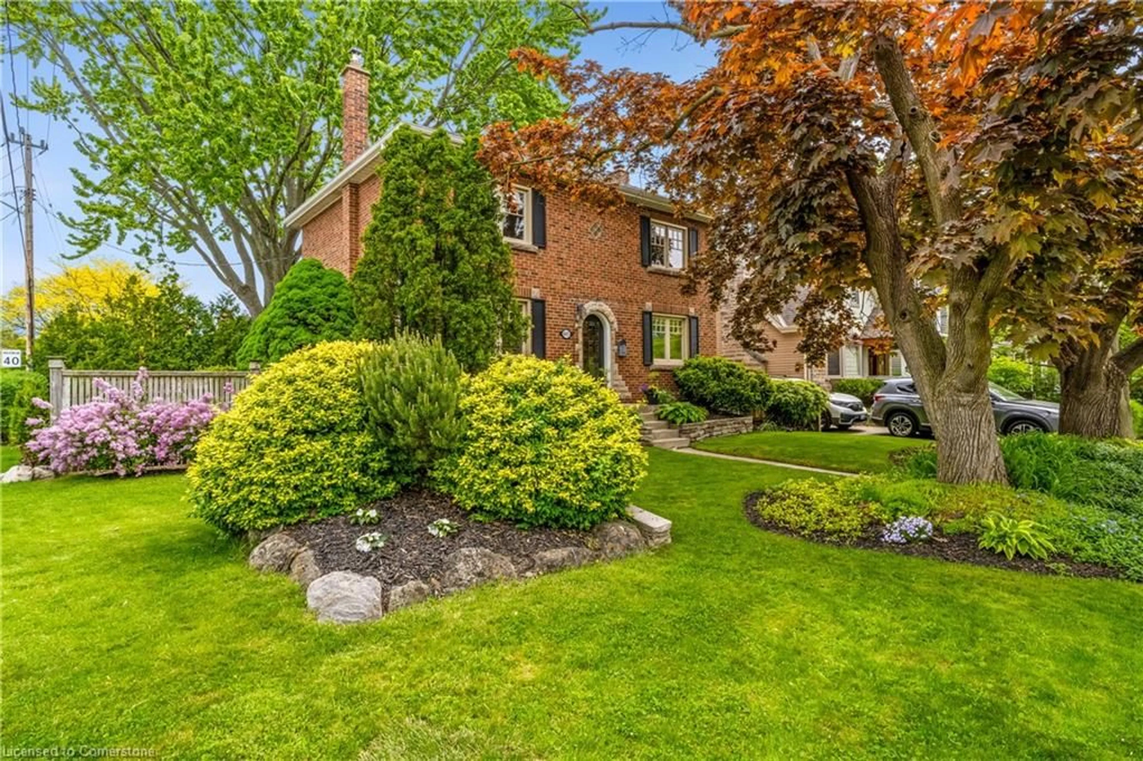 Home with brick exterior material, street for 605 Emerald St, Burlington Ontario L7R 2P3