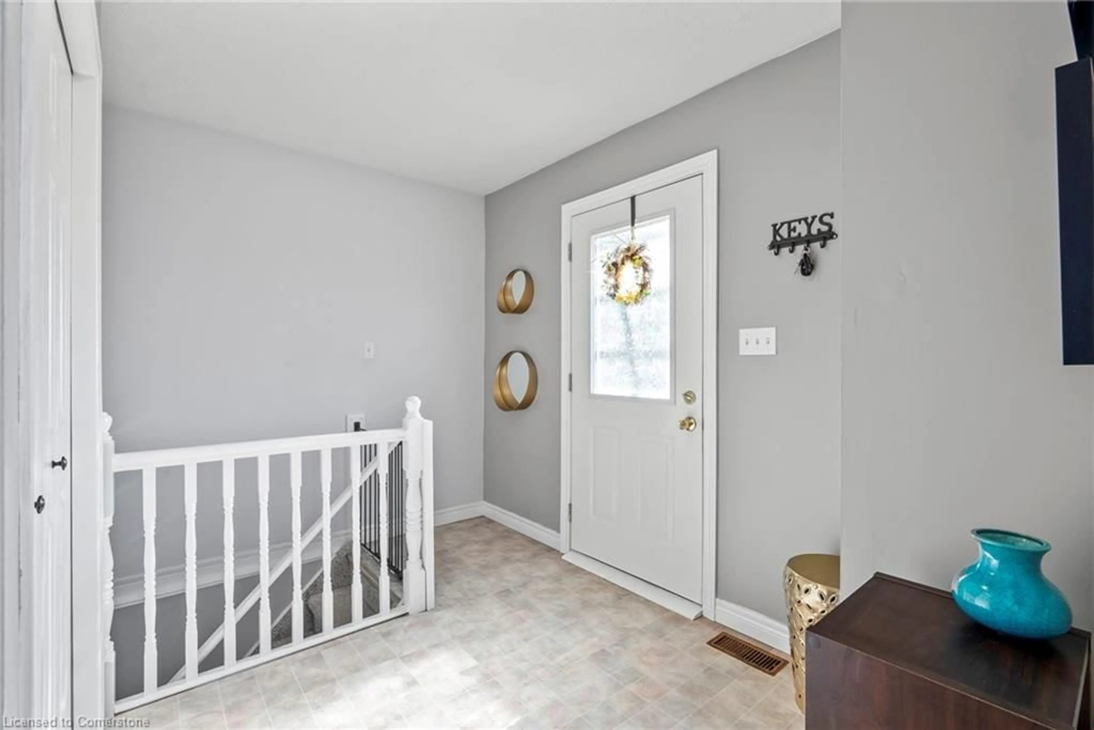 Indoor entryway for 707 Reserve Ave, Listowel Ontario N4W 2L3