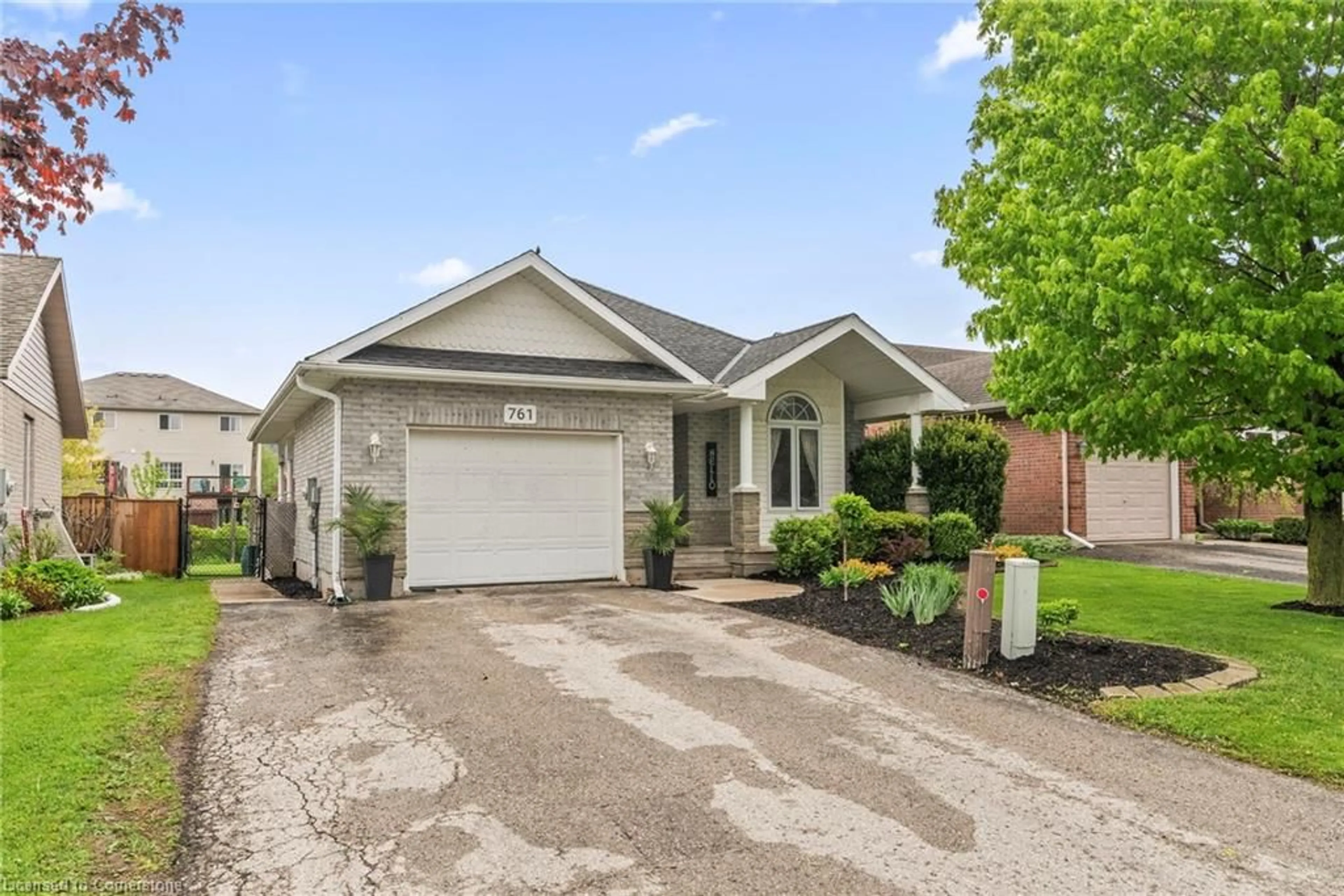 Home with vinyl exterior material, street for 761 Scott St, Listowel Ontario N4W 1J5