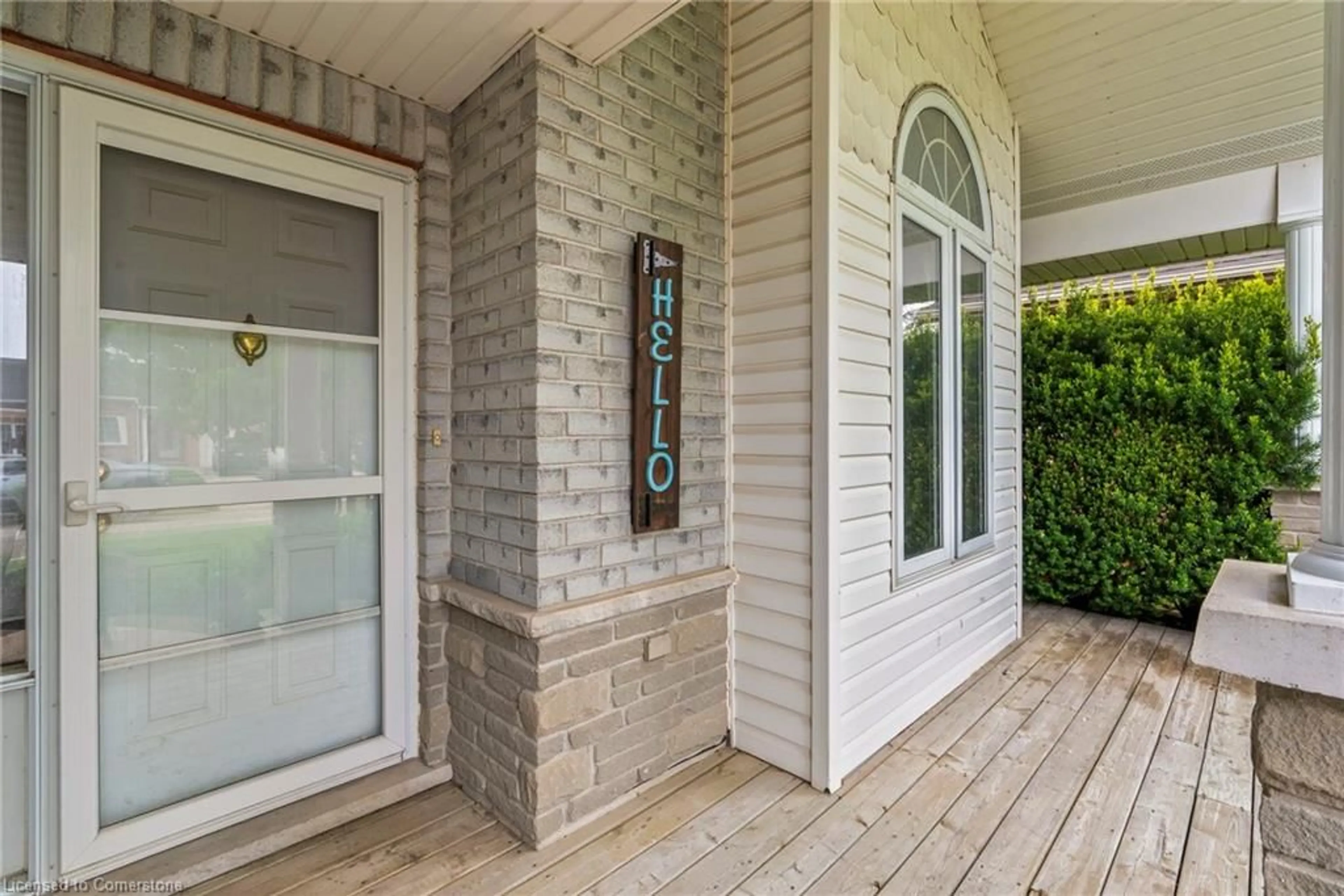 Indoor entryway for 761 Scott St, Listowel Ontario N4W 1J5