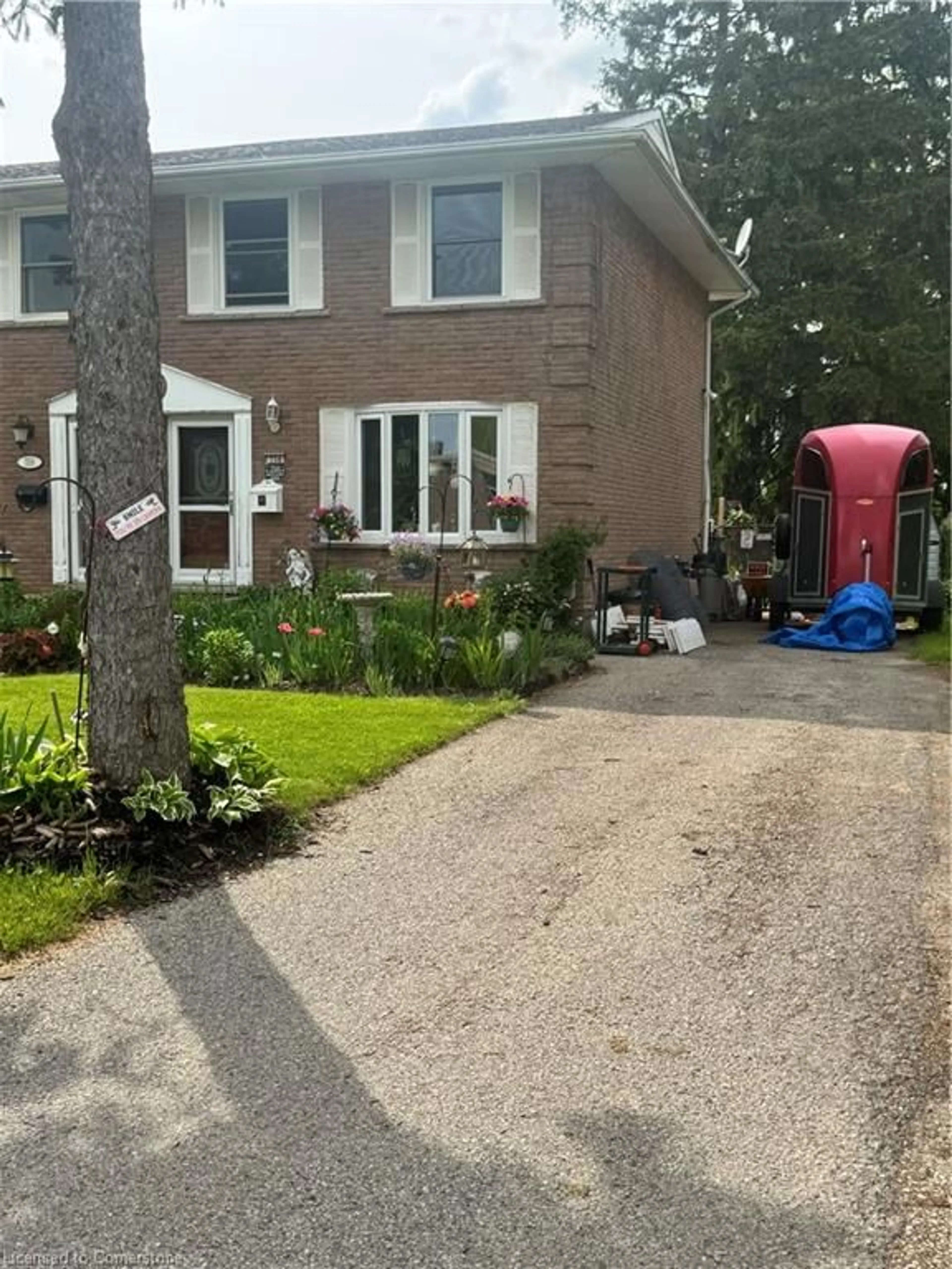 A pic from outside/outdoor area/front of a property/back of a property/a pic from drone, street for 356 St. Vincent St, Stratford Ontario N5A 2Y1