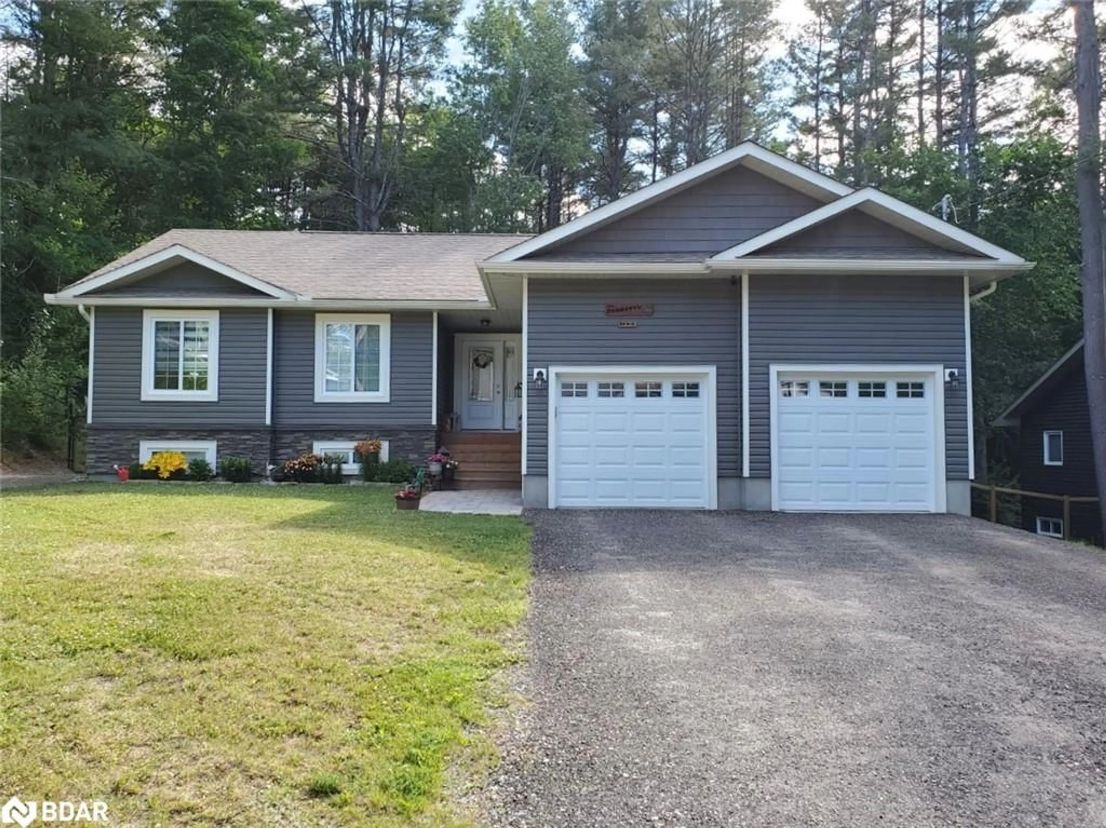 Home with vinyl exterior material, street for 202 Vel-Dor Crescent Cres, Bracebridge Ontario P1L 1J4