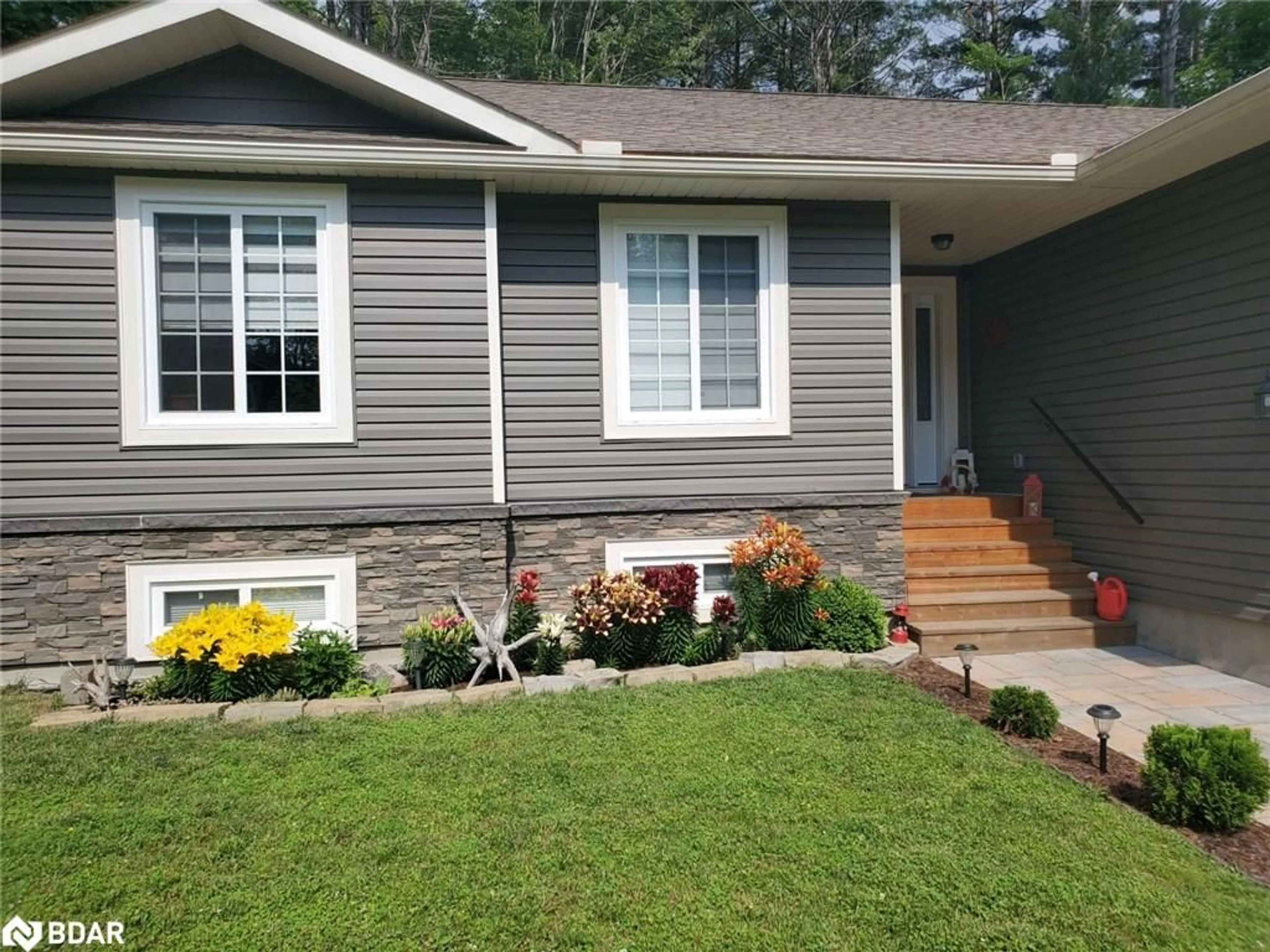 Home with vinyl exterior material, street for 202 Vel-Dor Crescent Cres, Bracebridge Ontario P1L 1J4