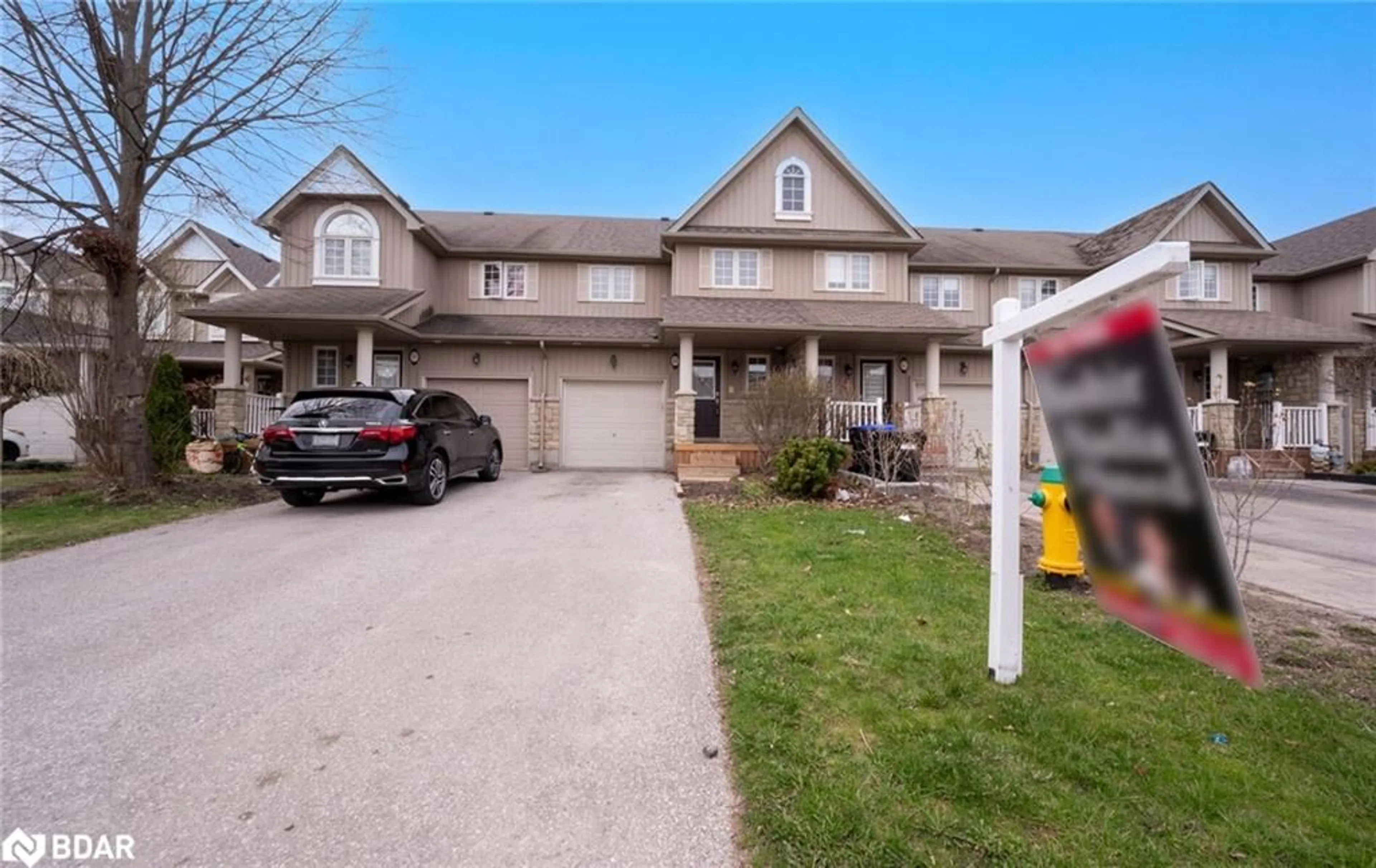 A pic from outside/outdoor area/front of a property/back of a property/a pic from drone, street for 48 Milne St, Alliston Ontario L9R 0A6