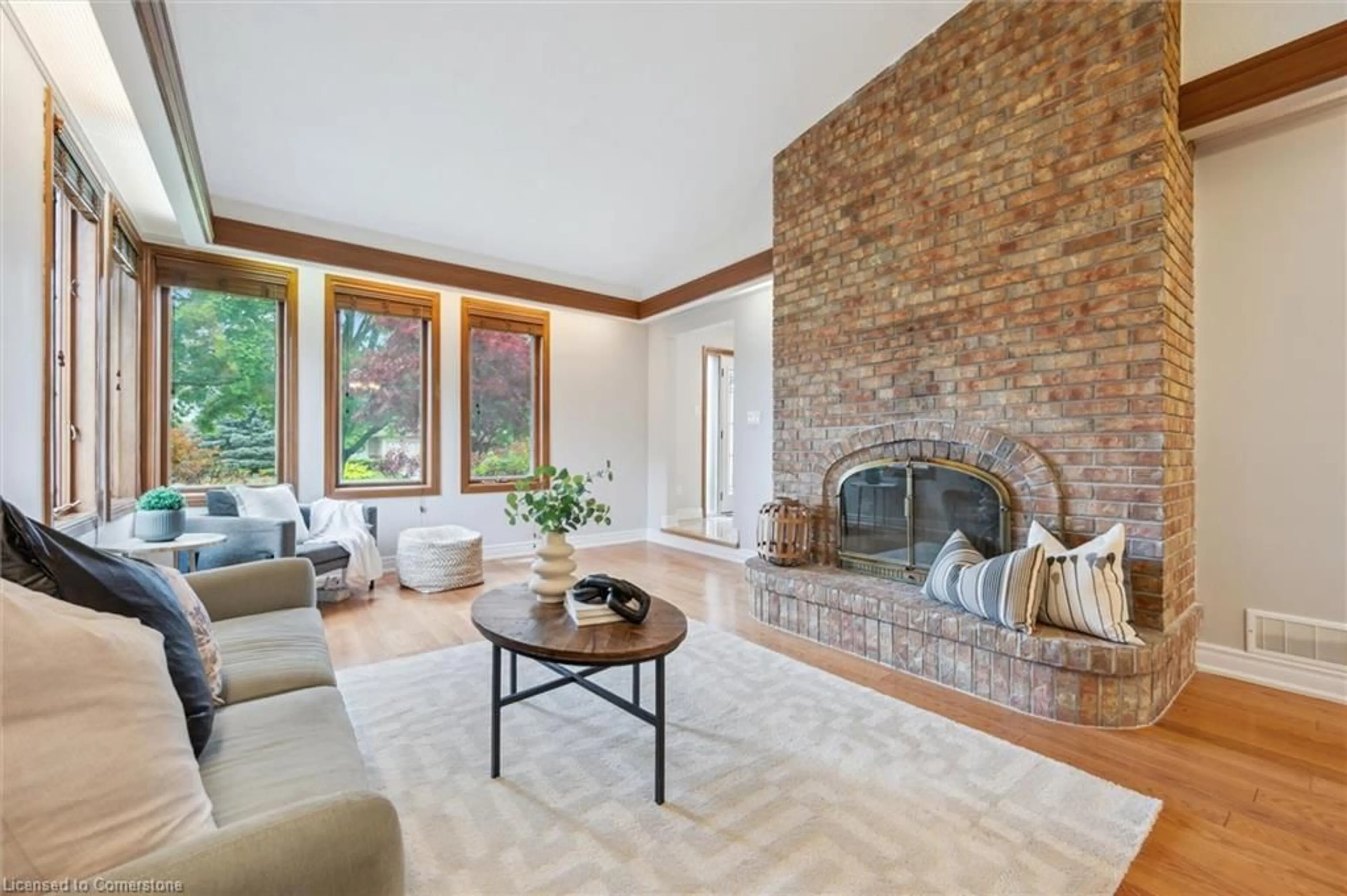 Living room with furniture, ceramic/tile floor for 15 Hands Dr, Guelph Ontario N1G 3E6