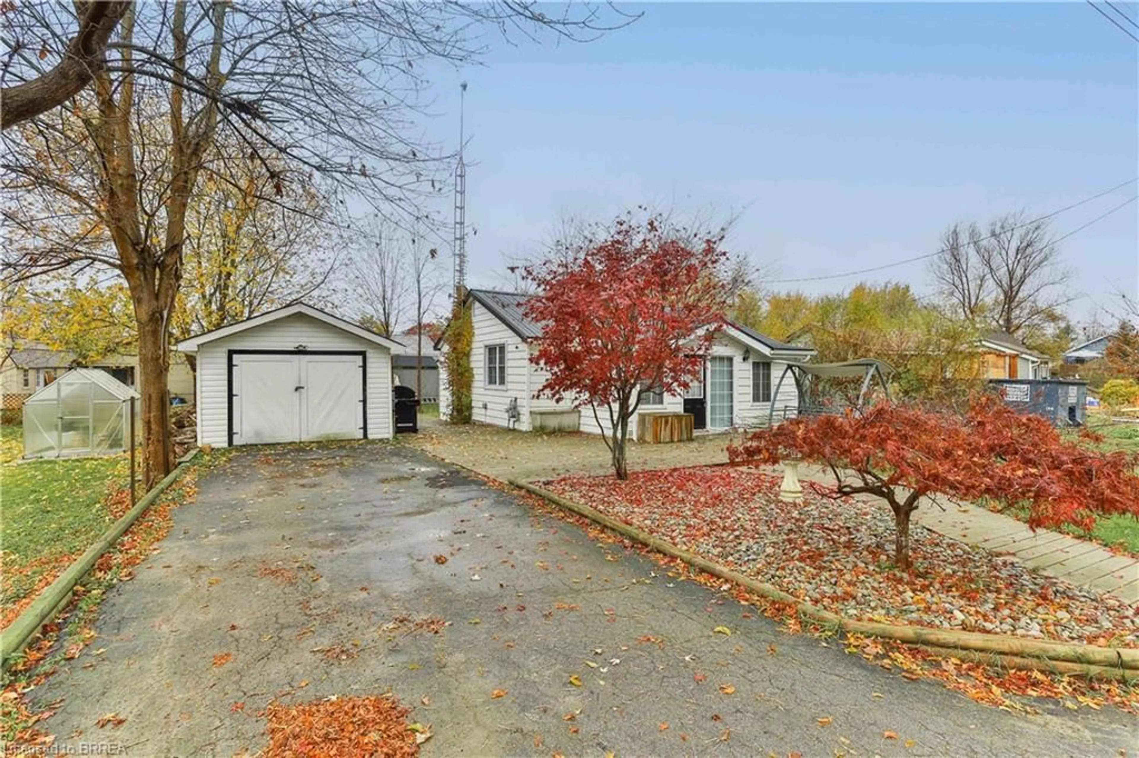 A pic from outside/outdoor area/front of a property/back of a property/a pic from drone, street for 15 Barbara Dr, Nanticoke Ontario N0A 1L0
