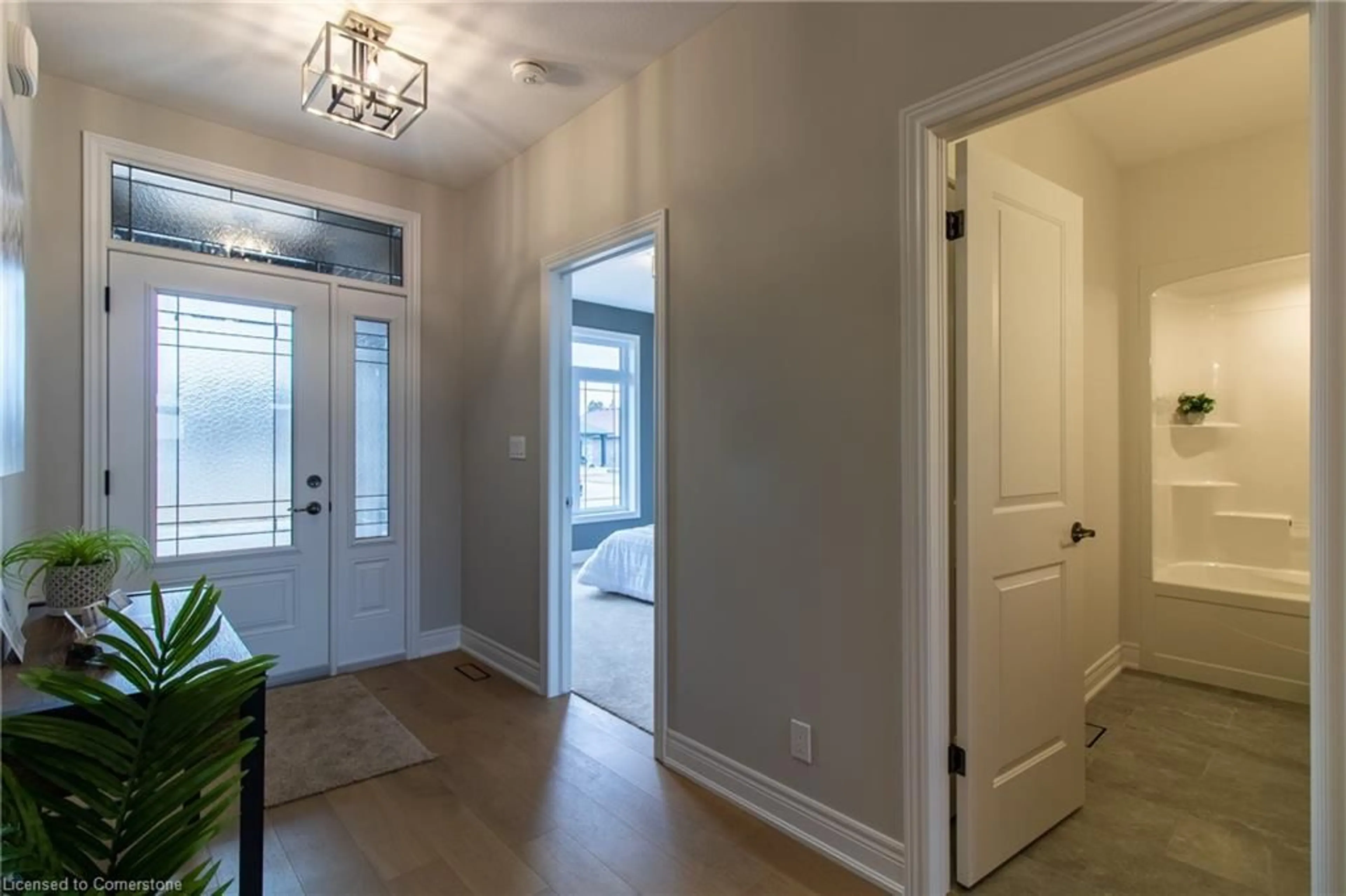 Indoor entryway for 82 Duchess Dr, Delhi Ontario N4B 0B3
