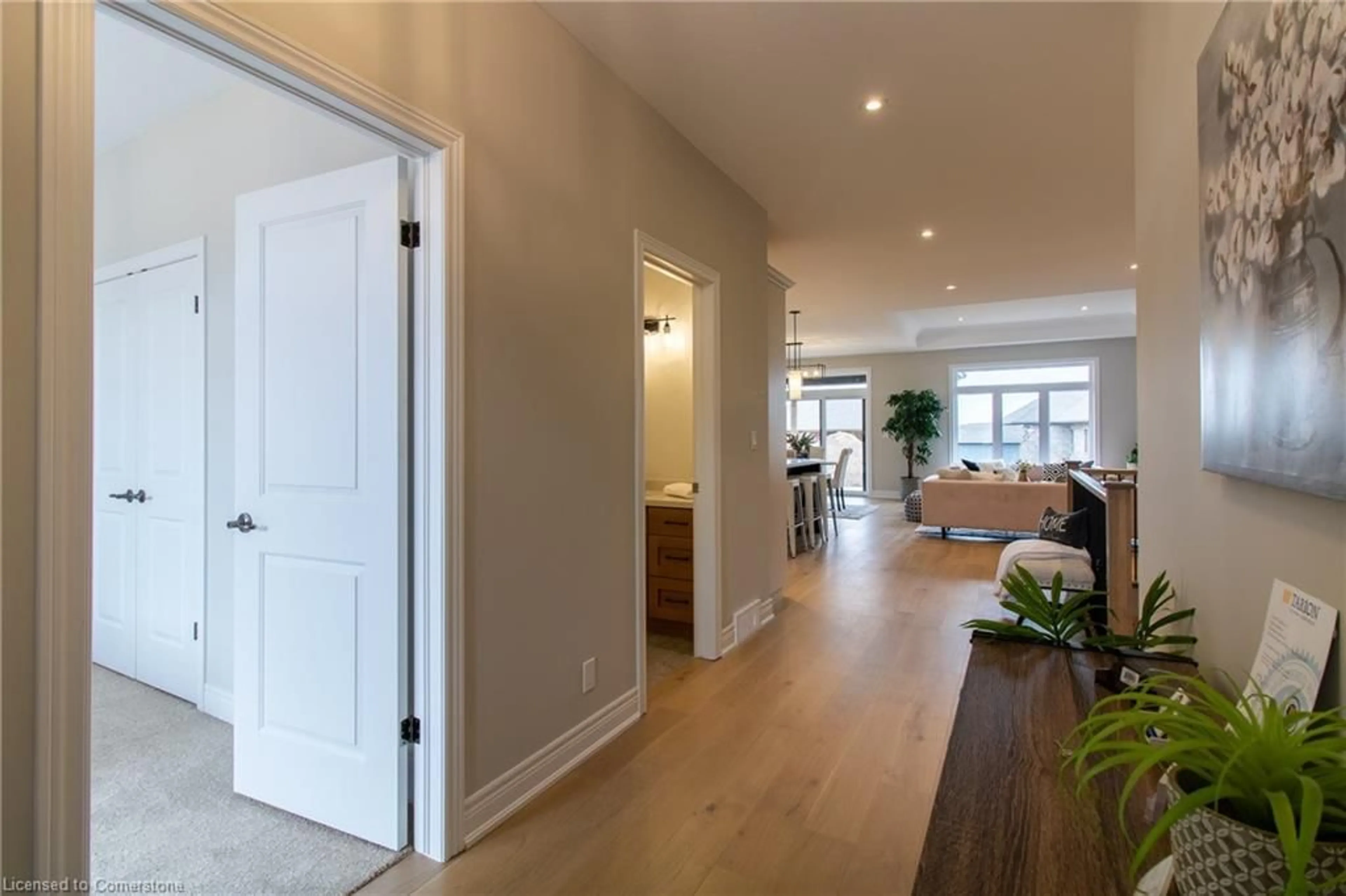 Indoor entryway for 82 Duchess Dr, Delhi Ontario N4B 0B3