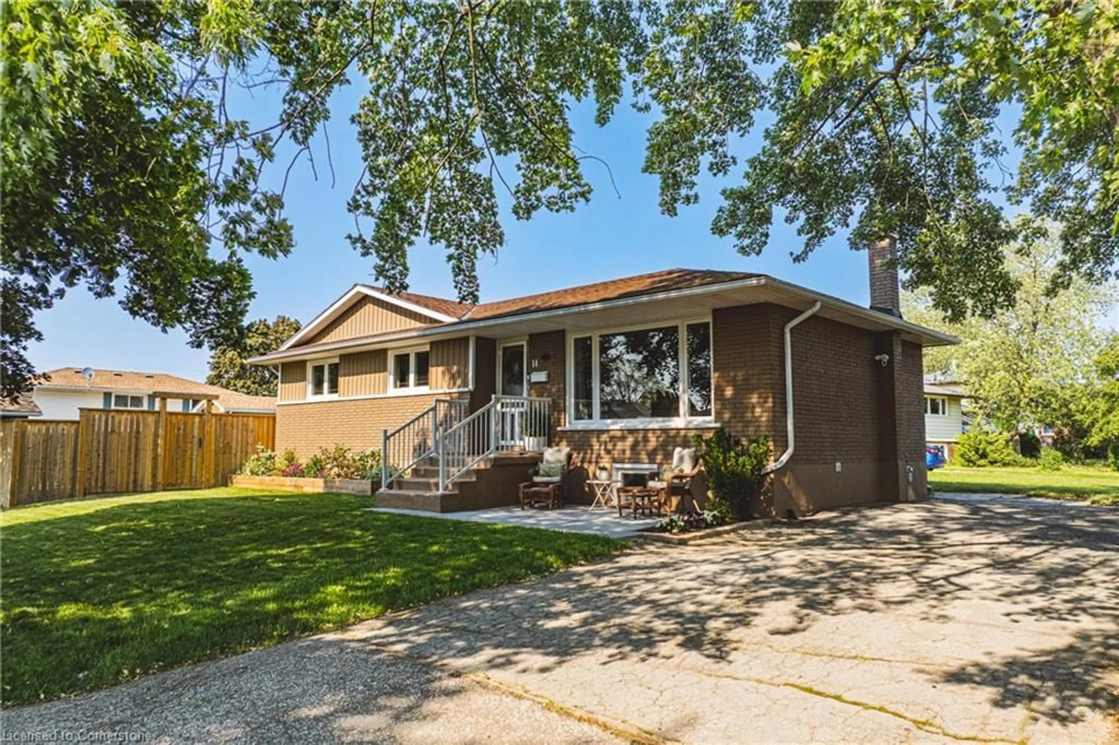 Home with brick exterior material, street for 14 Ancaster Blvd, St. Catharines Ontario L2M 6G7