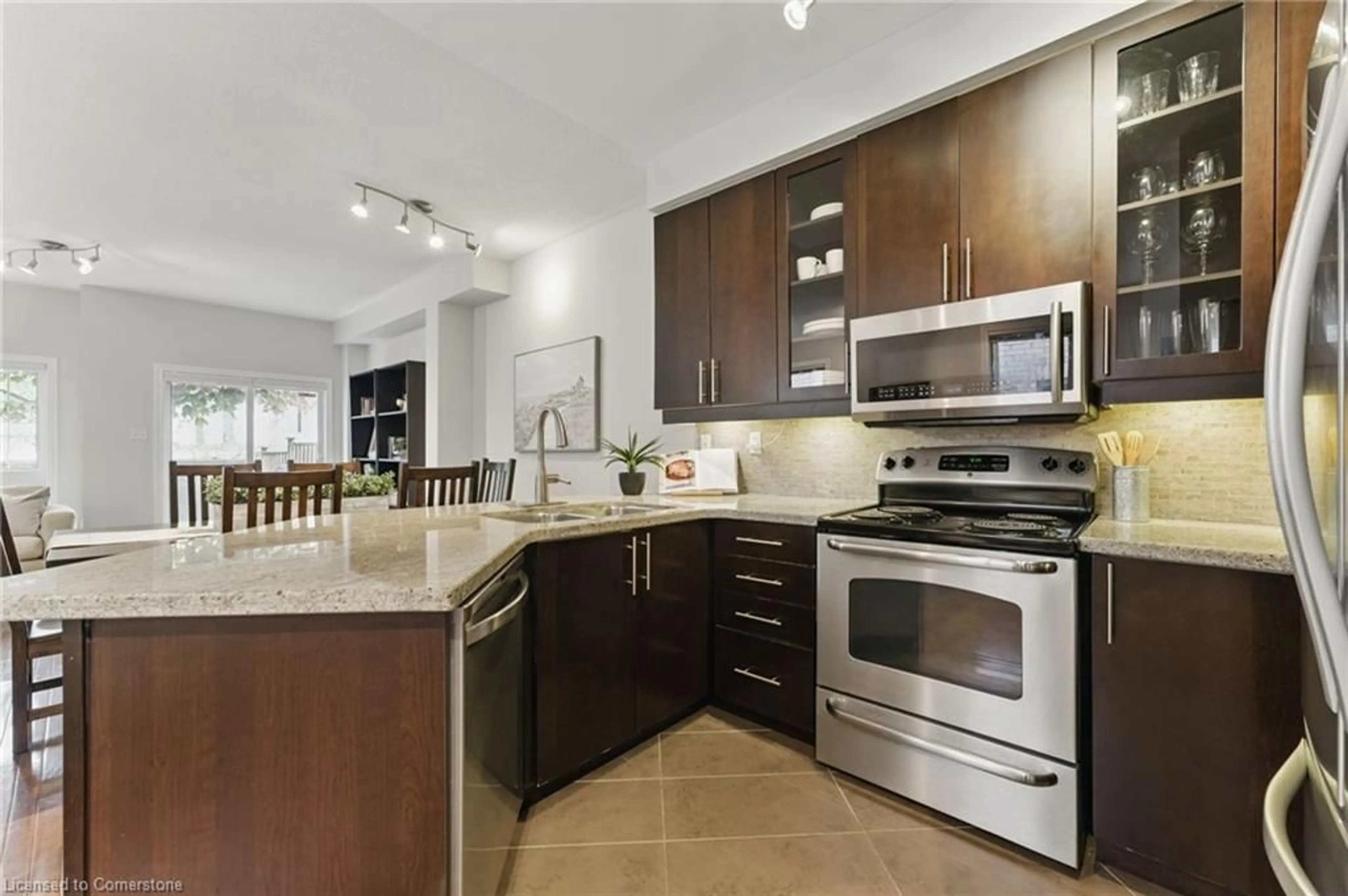 Open concept kitchen, ceramic/tile floor for 110 Highland Rd #19, Kitchener Ontario N2M 3S1