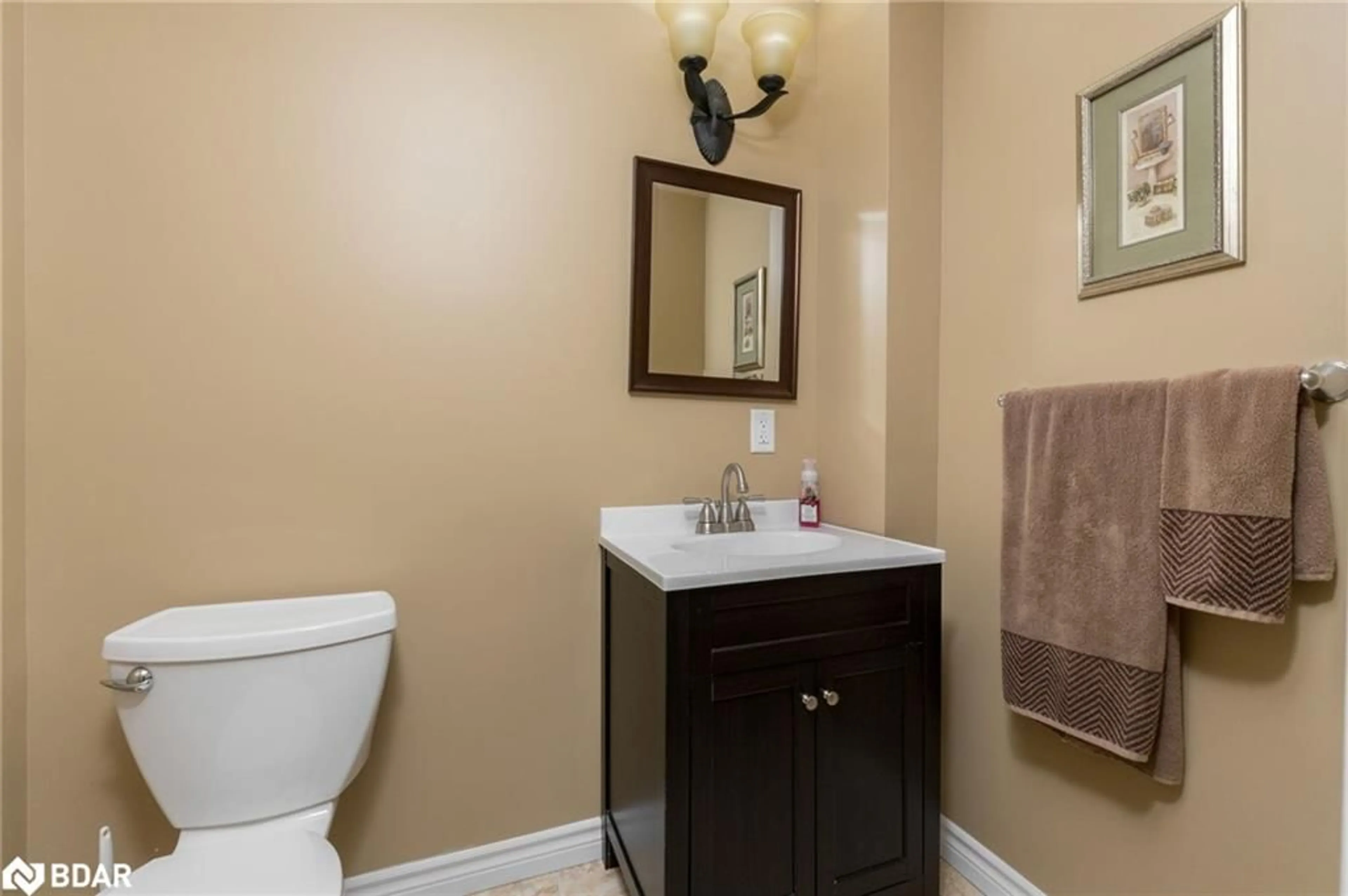 Standard bathroom, ceramic/tile floor for 110 Mowat Cres, Georgetown Ontario L7G 6C8