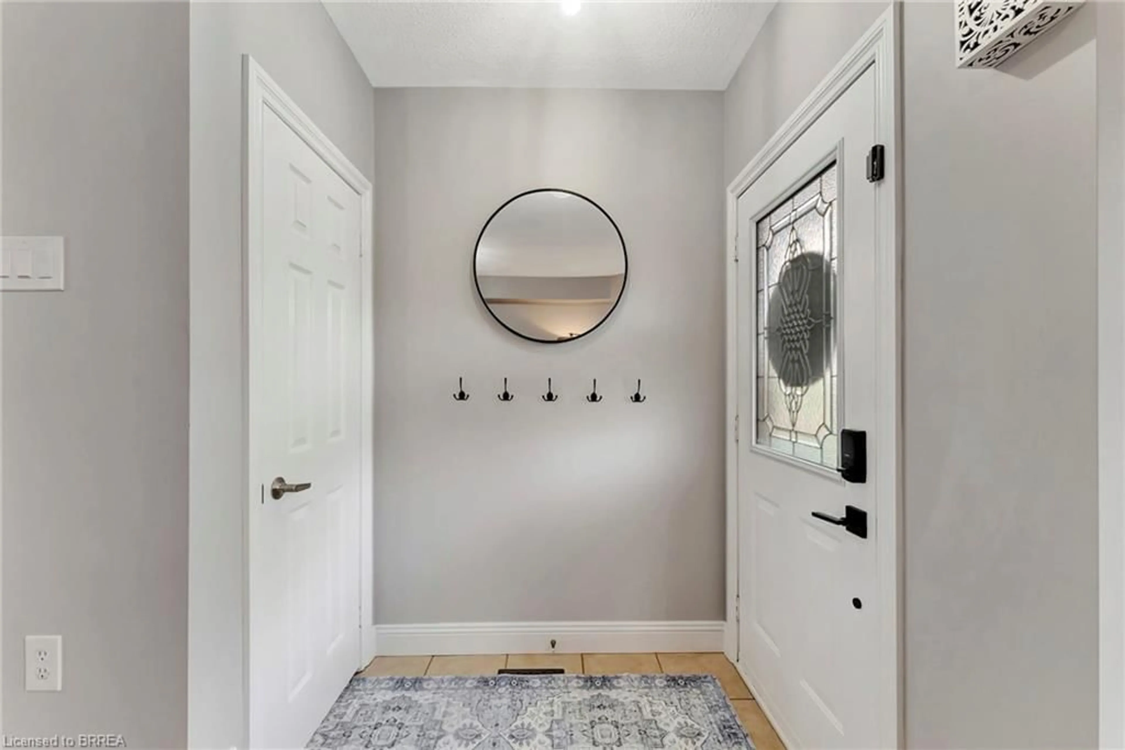 Indoor entryway for 272 Van Allen Gate, Milton Ontario L9T 5Y9