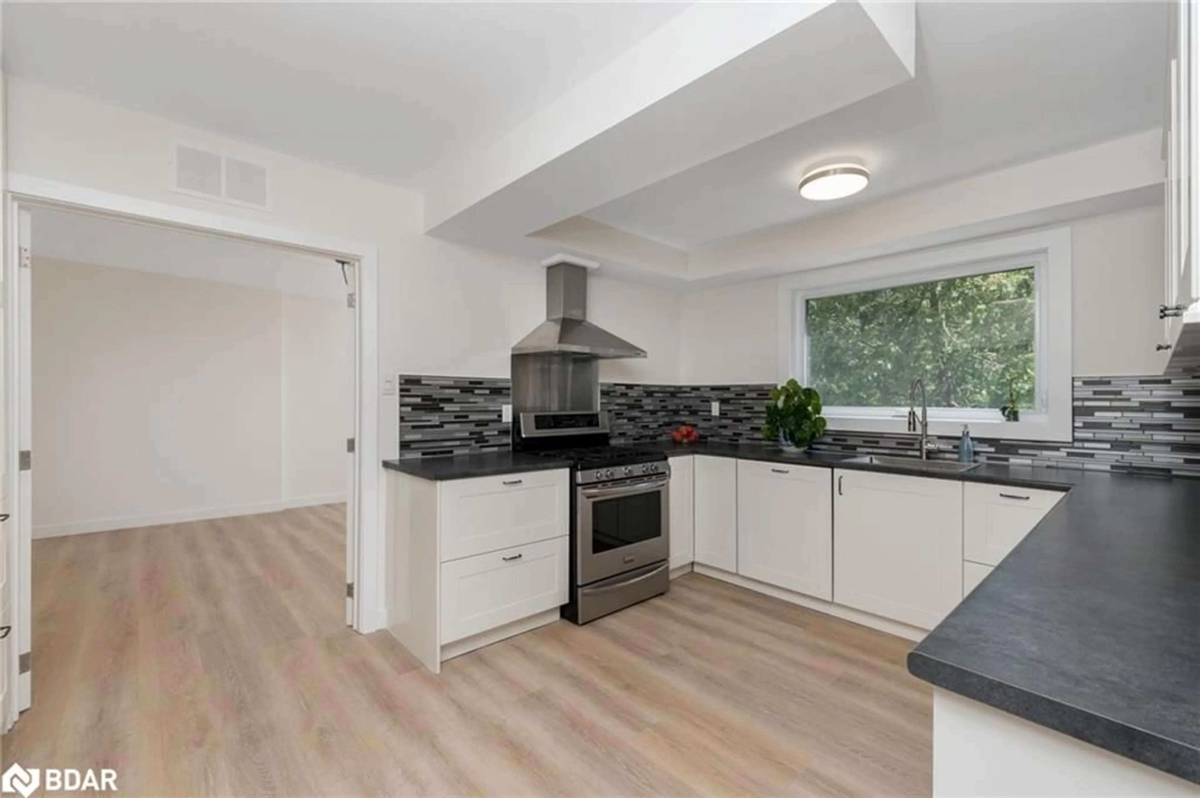 Unknown for 1206 Kos Blvd, Mississauga Ontario L5J 4L7