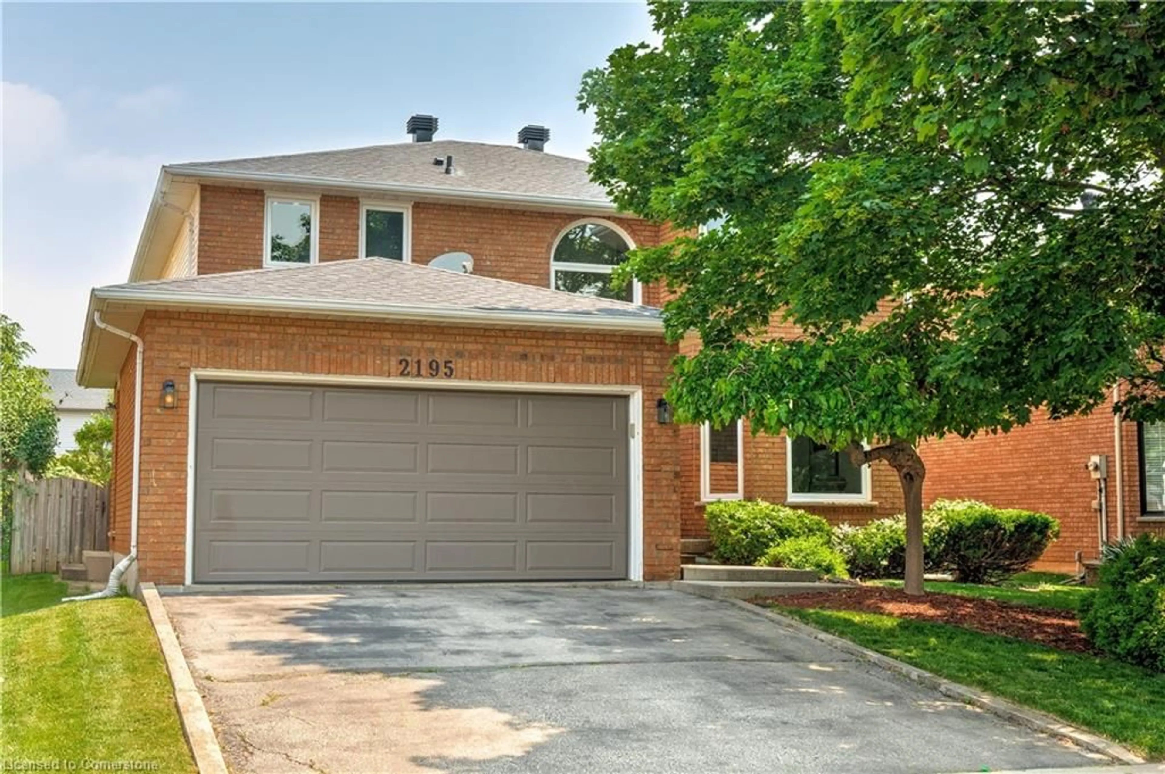Home with brick exterior material, street for 2195 Headon Rd, Burlington Ontario L7M 3W7