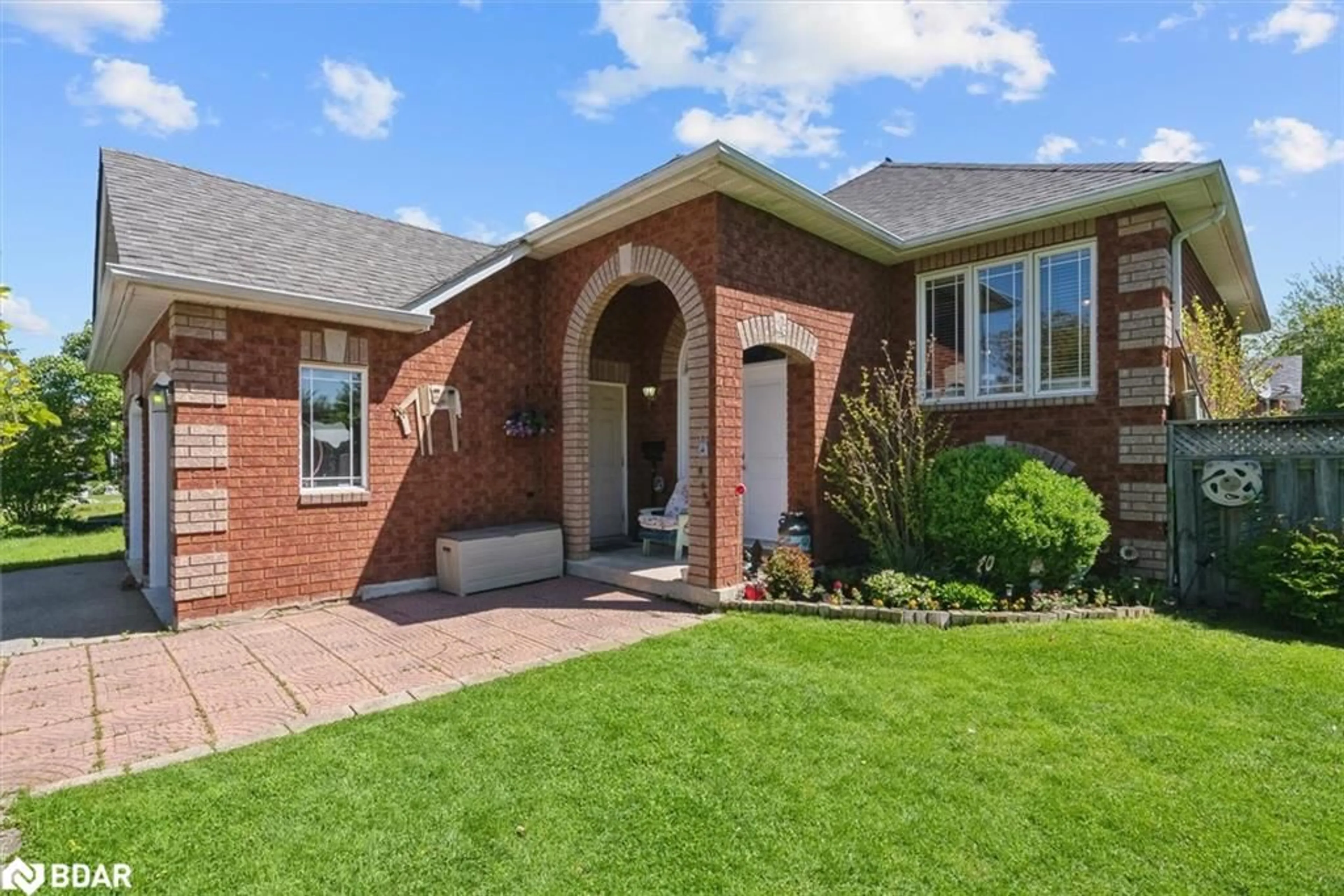 Home with brick exterior material, street for 20 Fairwood Dr, Keswick Ontario L4P 3X6