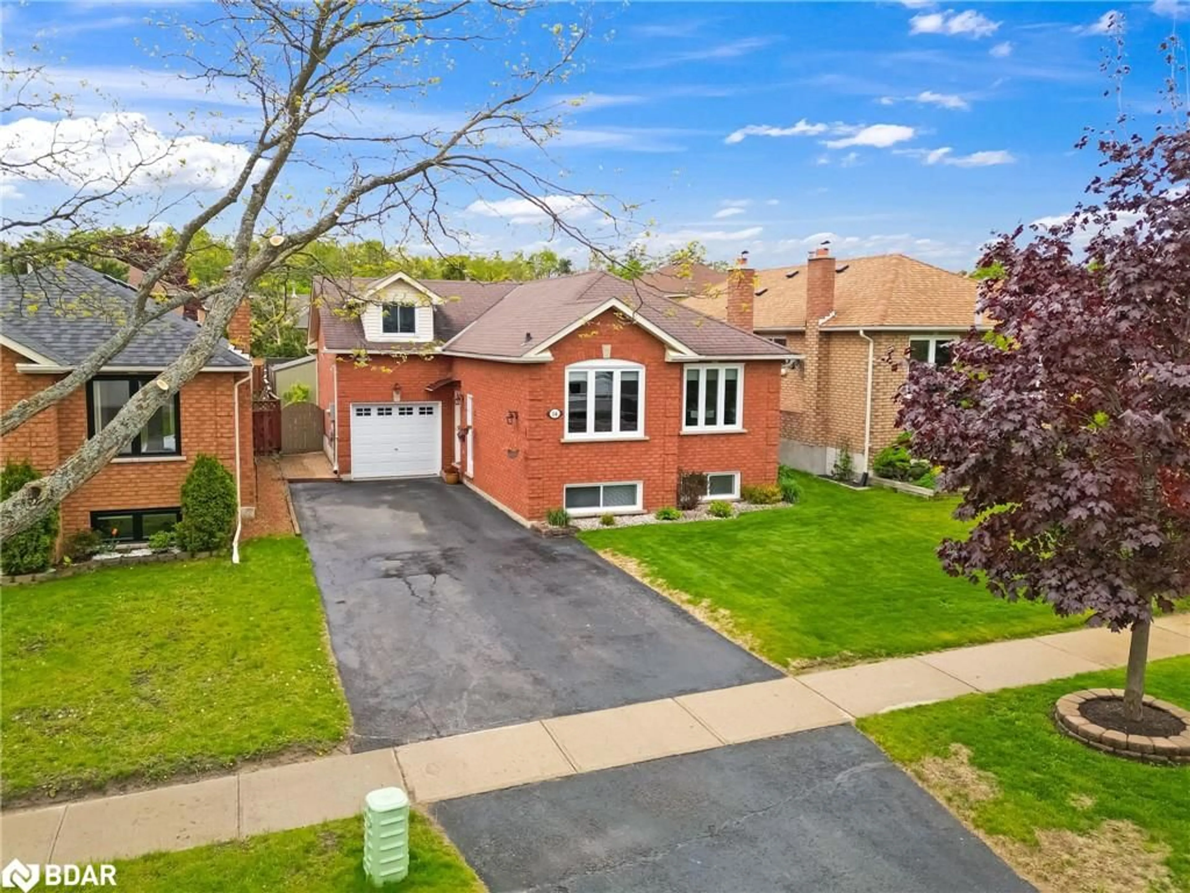 Home with brick exterior material, street for 16 Balliston Rd, Barrie Ontario L4N 6Z6