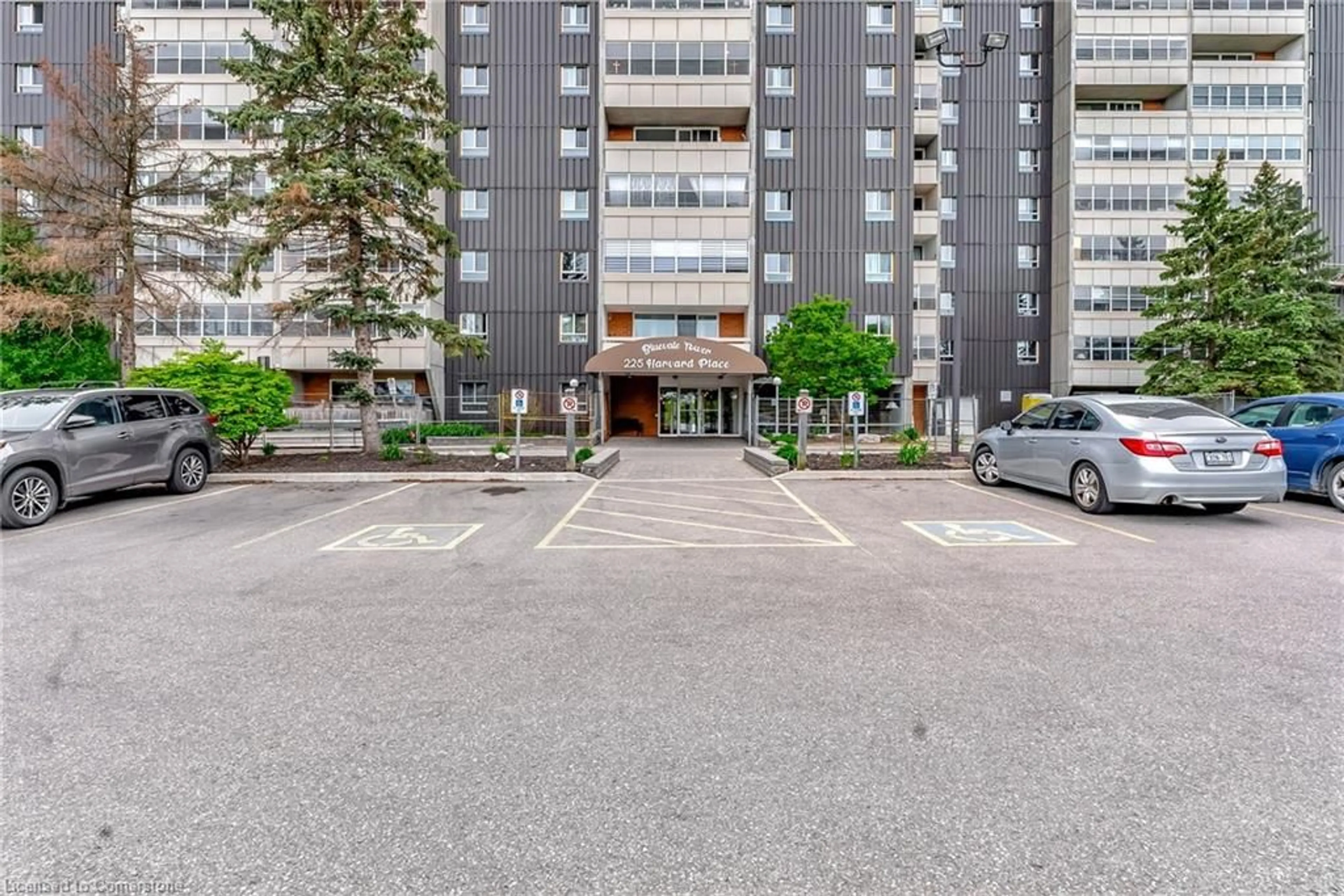 Patio, street for 225 Harvard Pl #712, Waterloo Ontario N2J 4H4