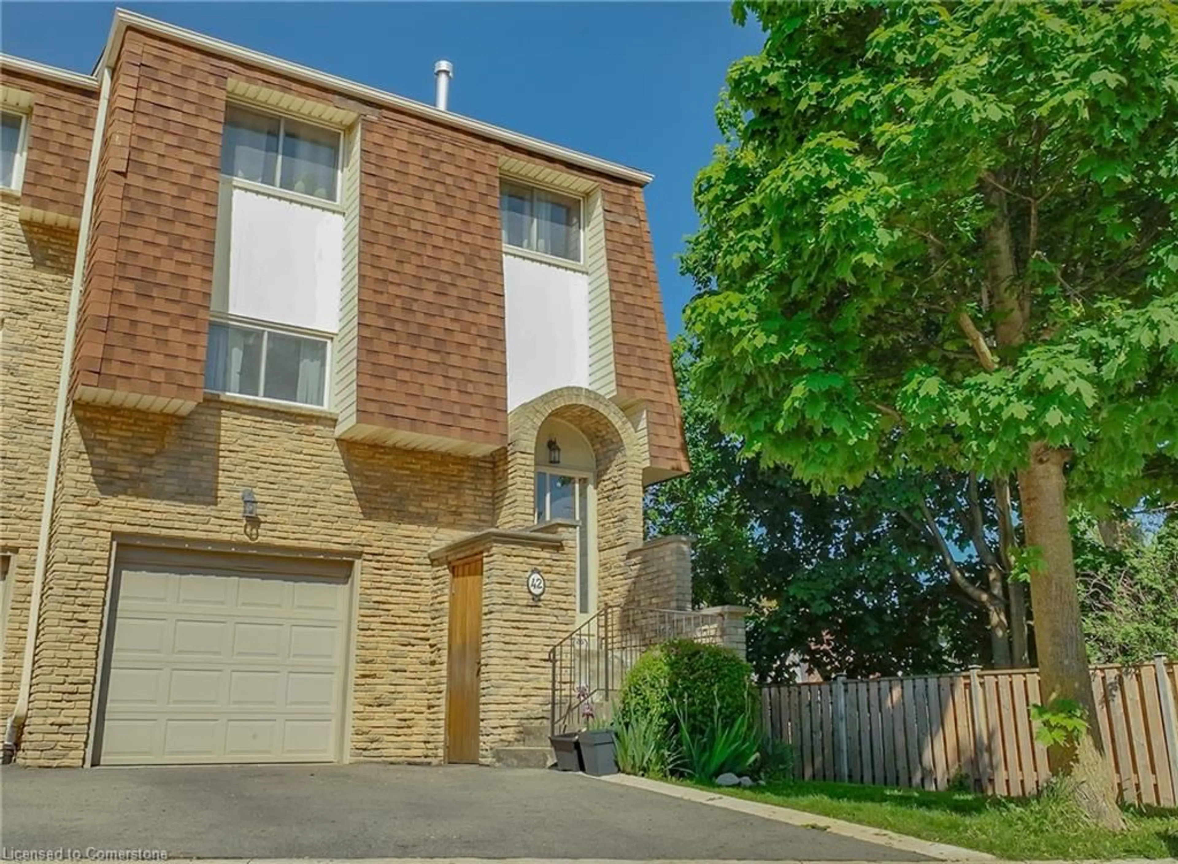 Home with brick exterior material, street for 42 Melanie Cres, Waterdown Ontario L0R 2H0