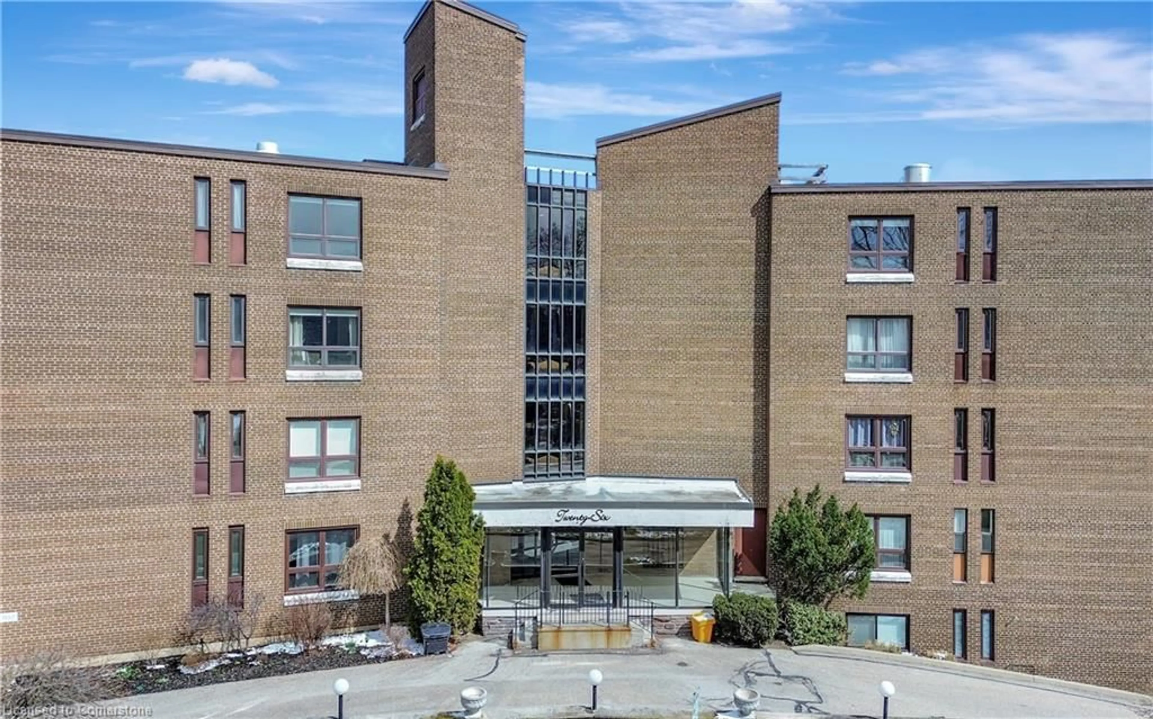 Indoor foyer for 26 Wentworth Ave #5N, Cambridge Ontario N1S 1G6