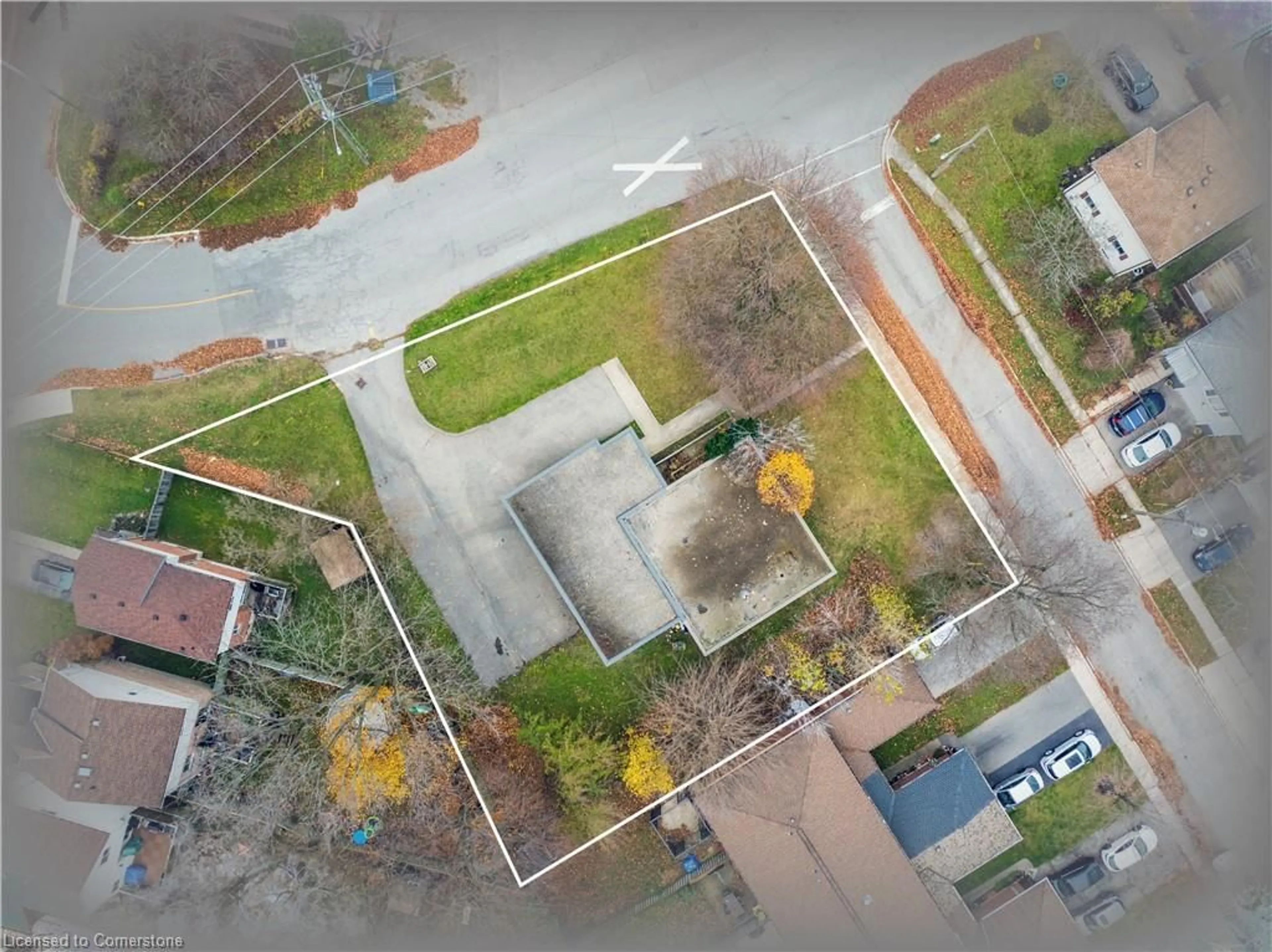 A pic from outside/outdoor area/front of a property/back of a property/a pic from drone, building for 359 Lawrence St, Cambridge Ontario N3H 5E9