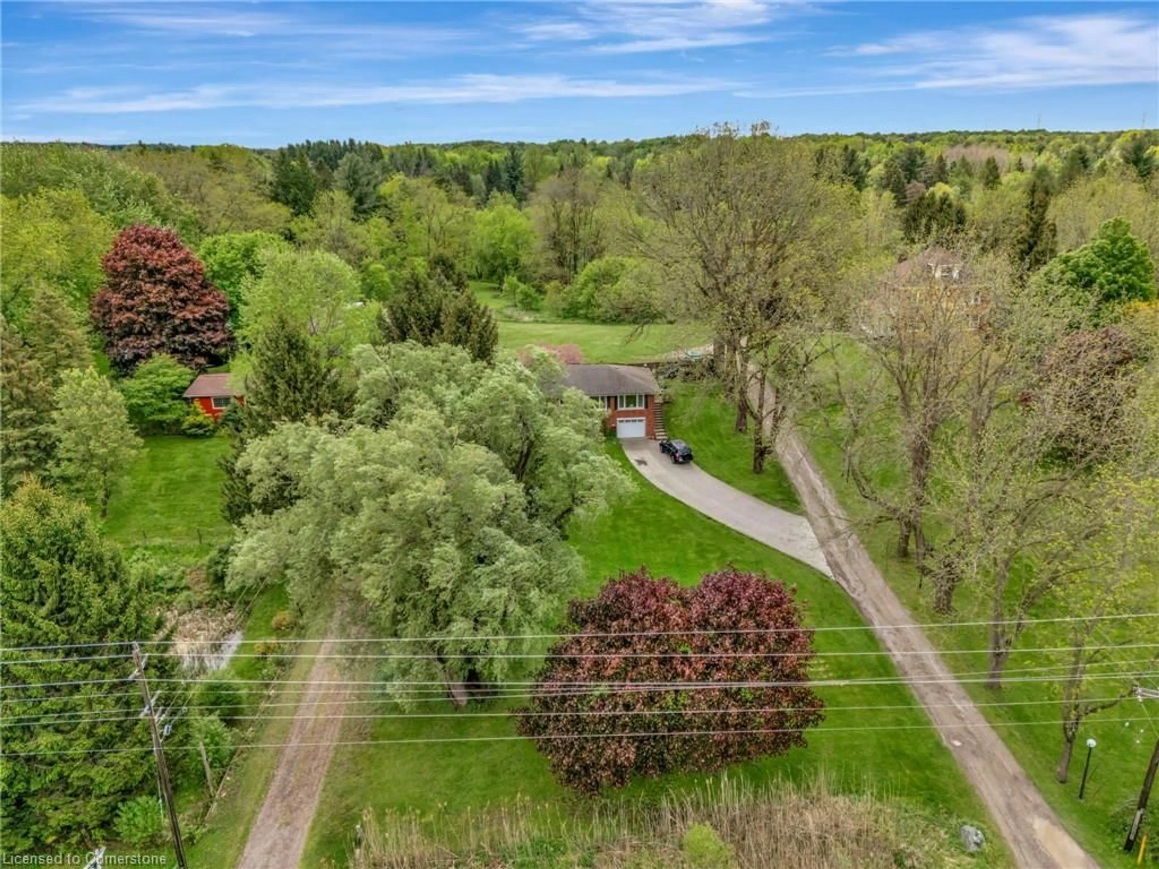 A pic from outside/outdoor area/front of a property/back of a property/a pic from drone, unknown for 2184 Governors Rd, Ancaster Ontario L0R 1J0