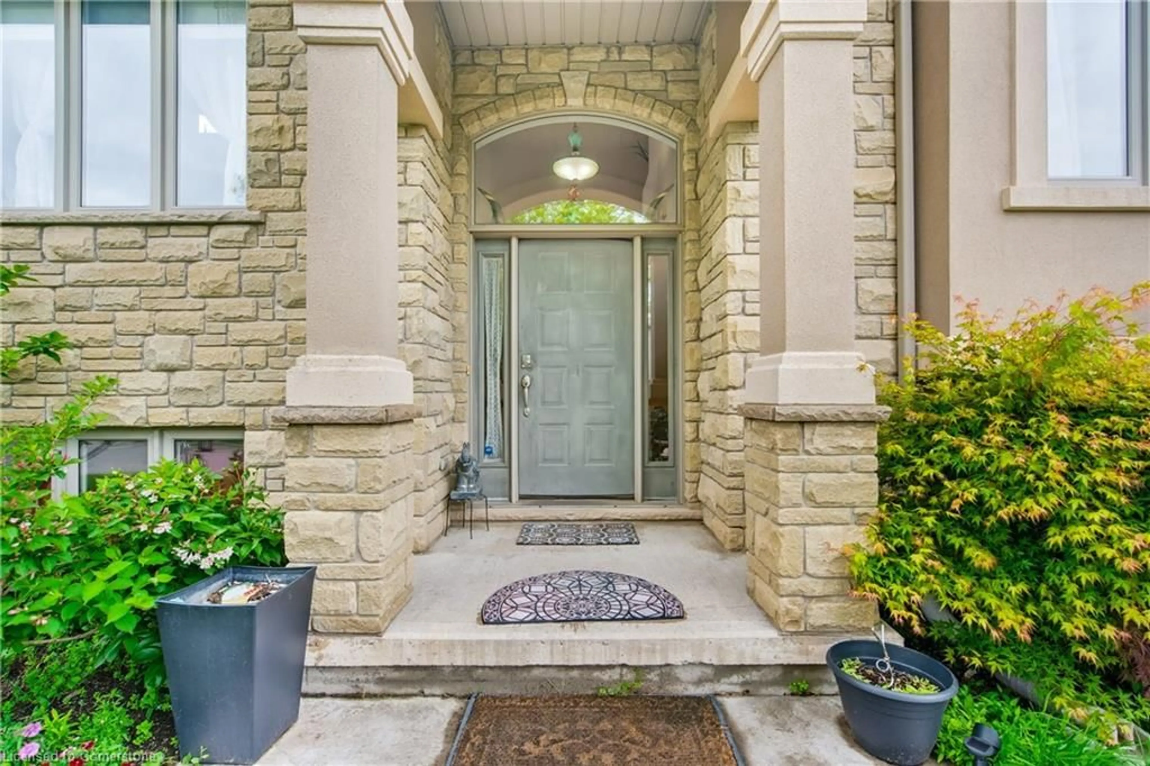 Indoor entryway for 5265 White Dove Pky, Niagara Falls Ontario L2H 3M5