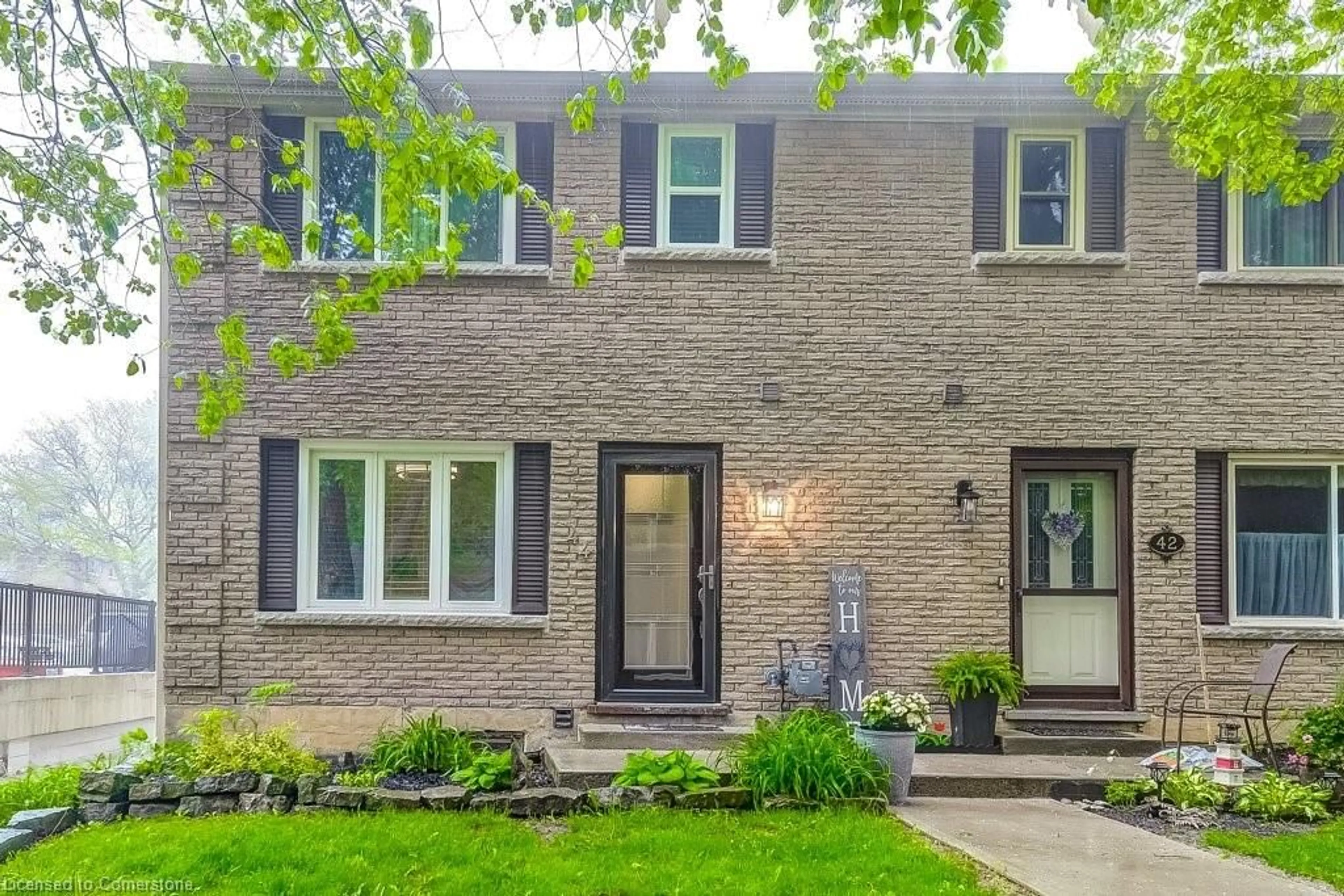 Home with brick exterior material, street for 44 Tivoli Dr, Hamilton Ontario L9C 2E4