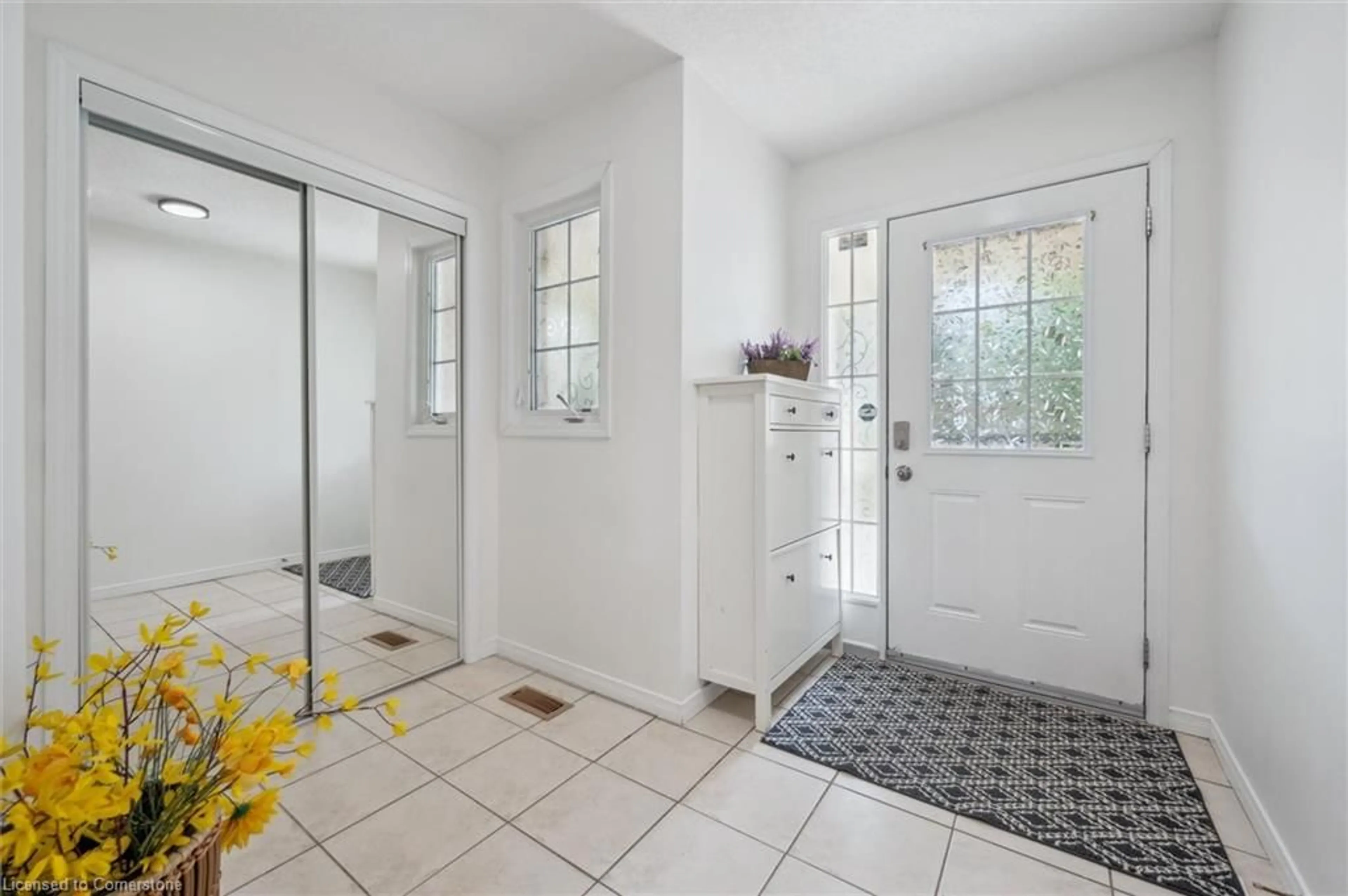 Indoor entryway for 598 Woolgrass Ave, Waterloo Ontario N2V 2X8